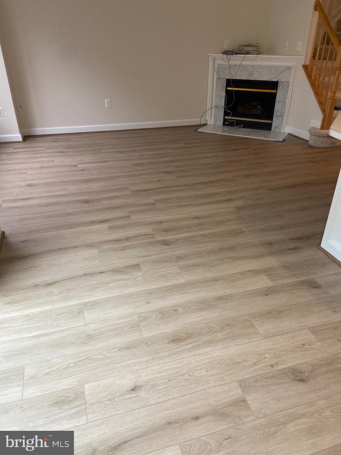 POTTERS GLEN - Residential Lease
