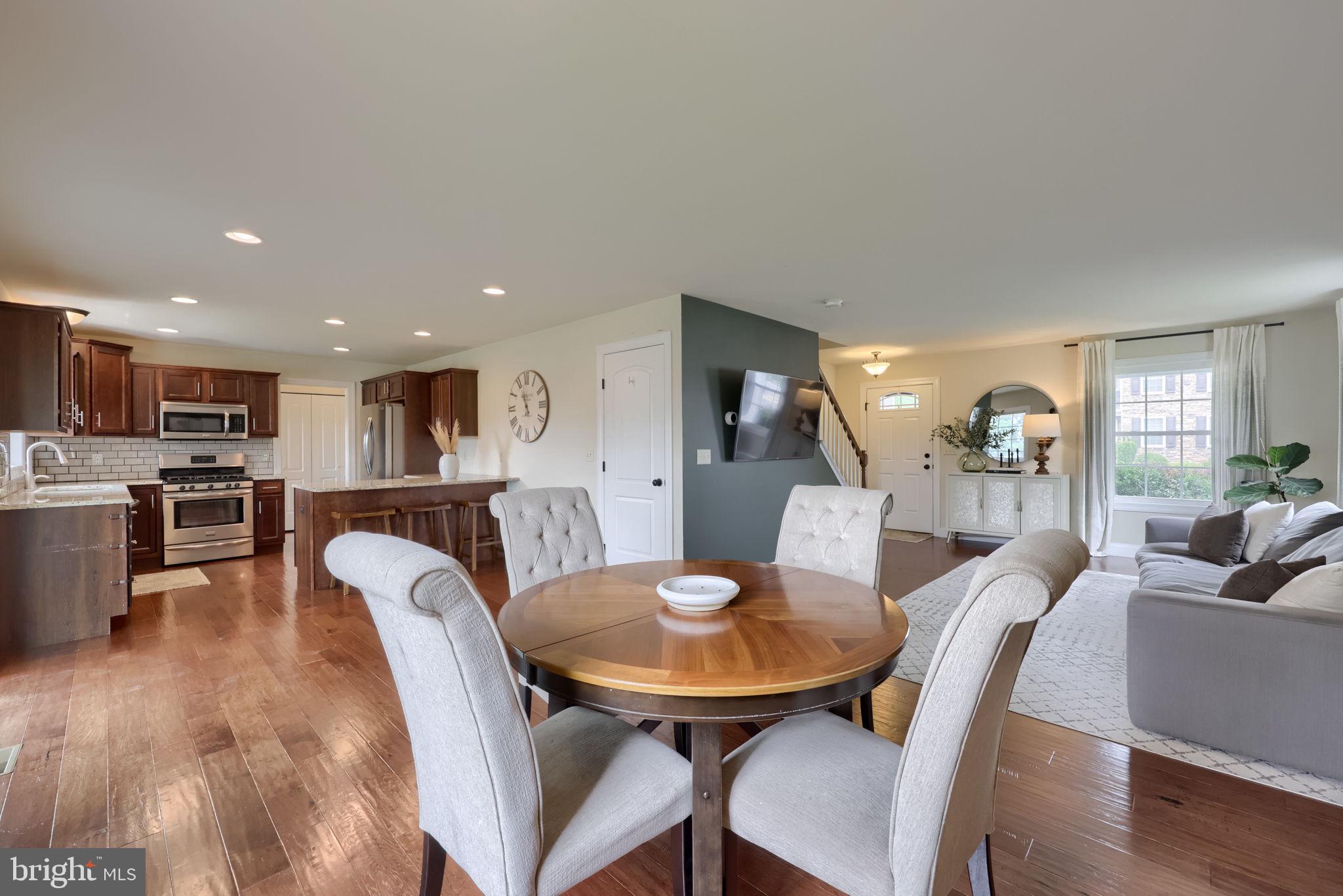 CEDAR HOLLOW - Residential