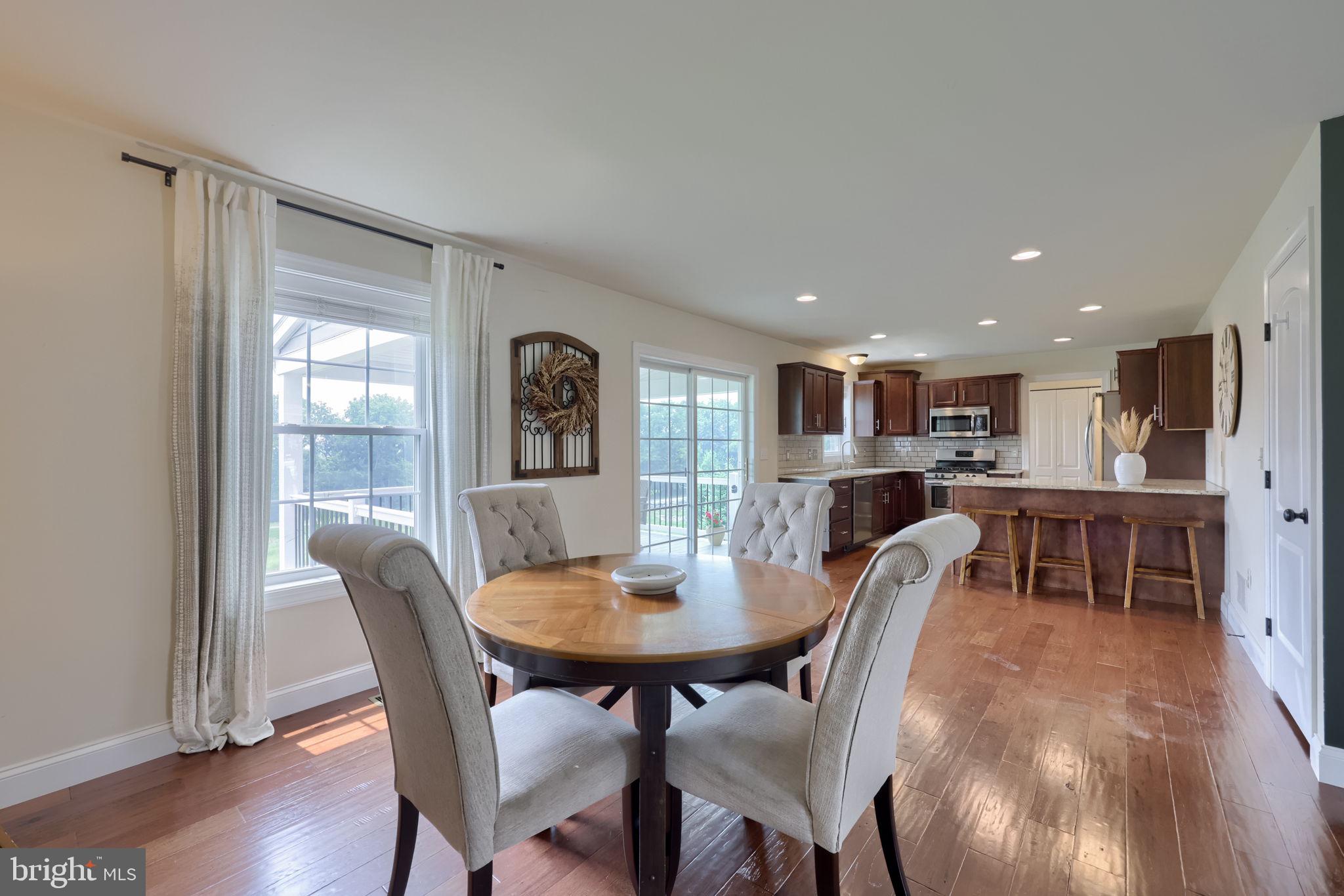 CEDAR HOLLOW - Residential