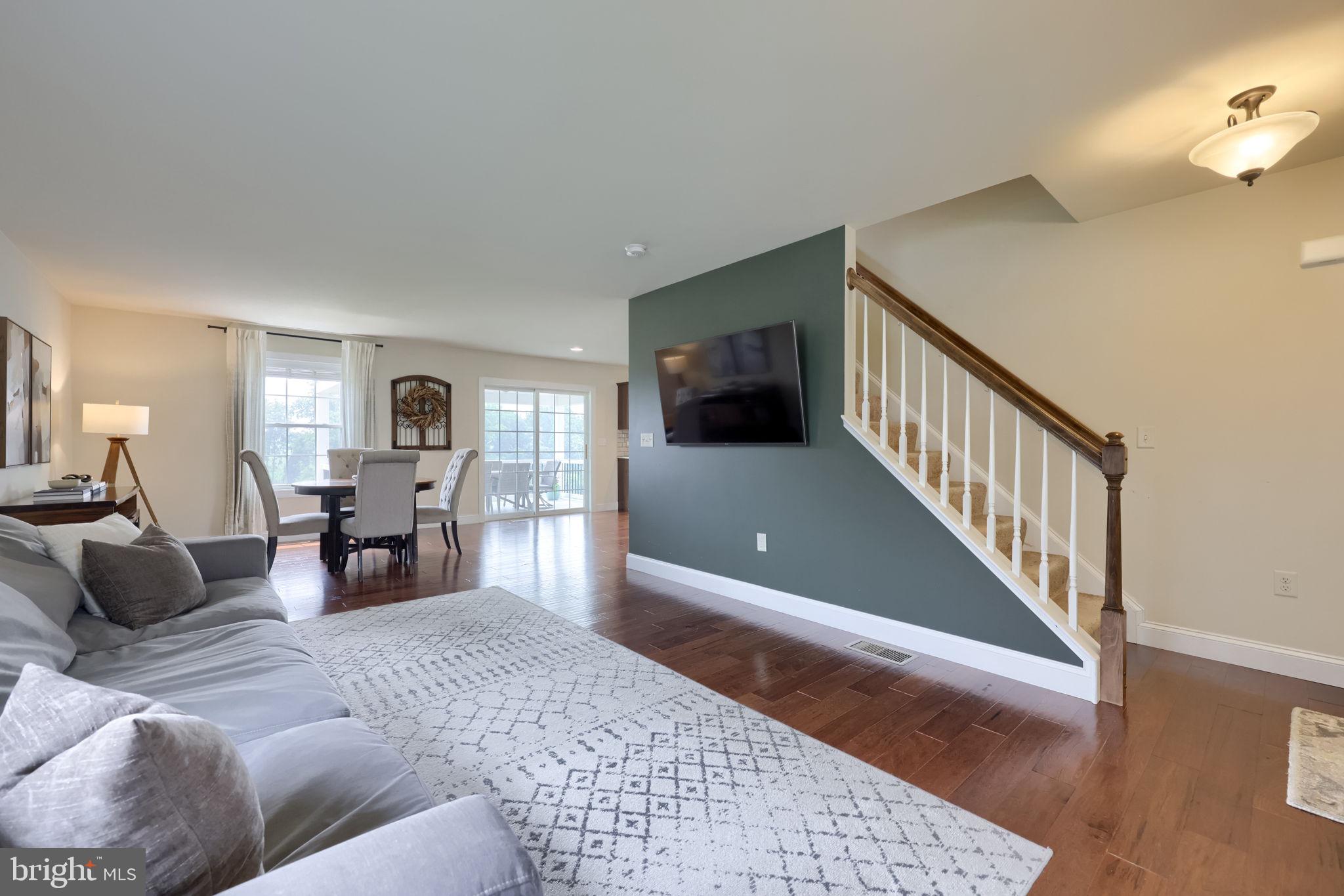 CEDAR HOLLOW - Residential