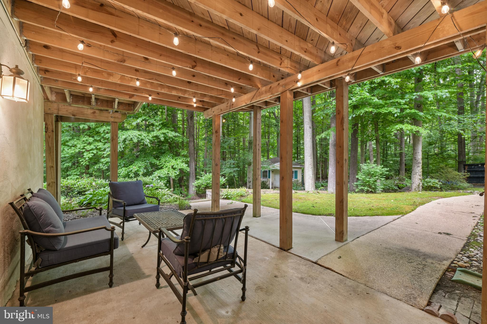 TALL OAKS - Residential