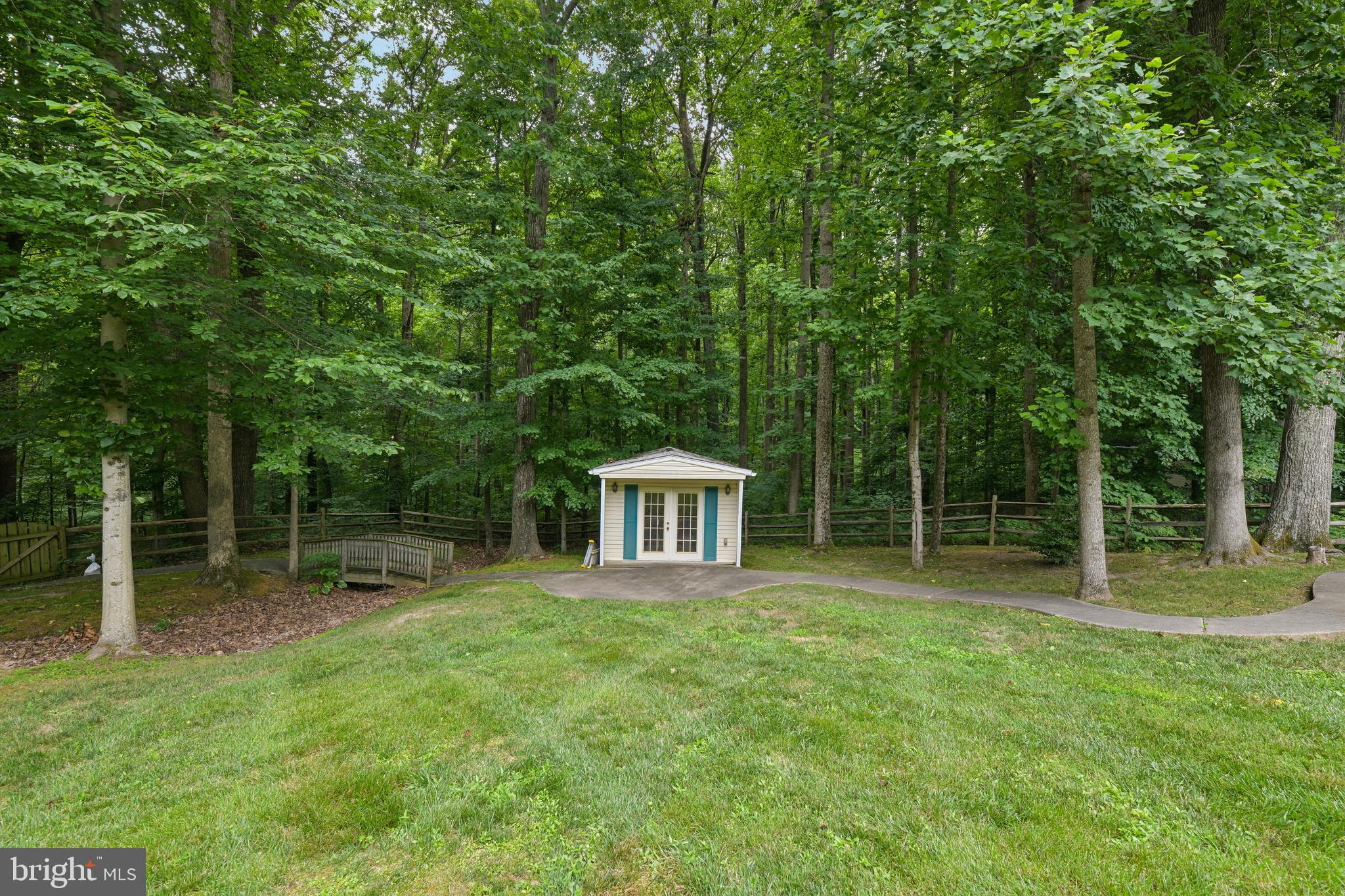 TALL OAKS - Residential