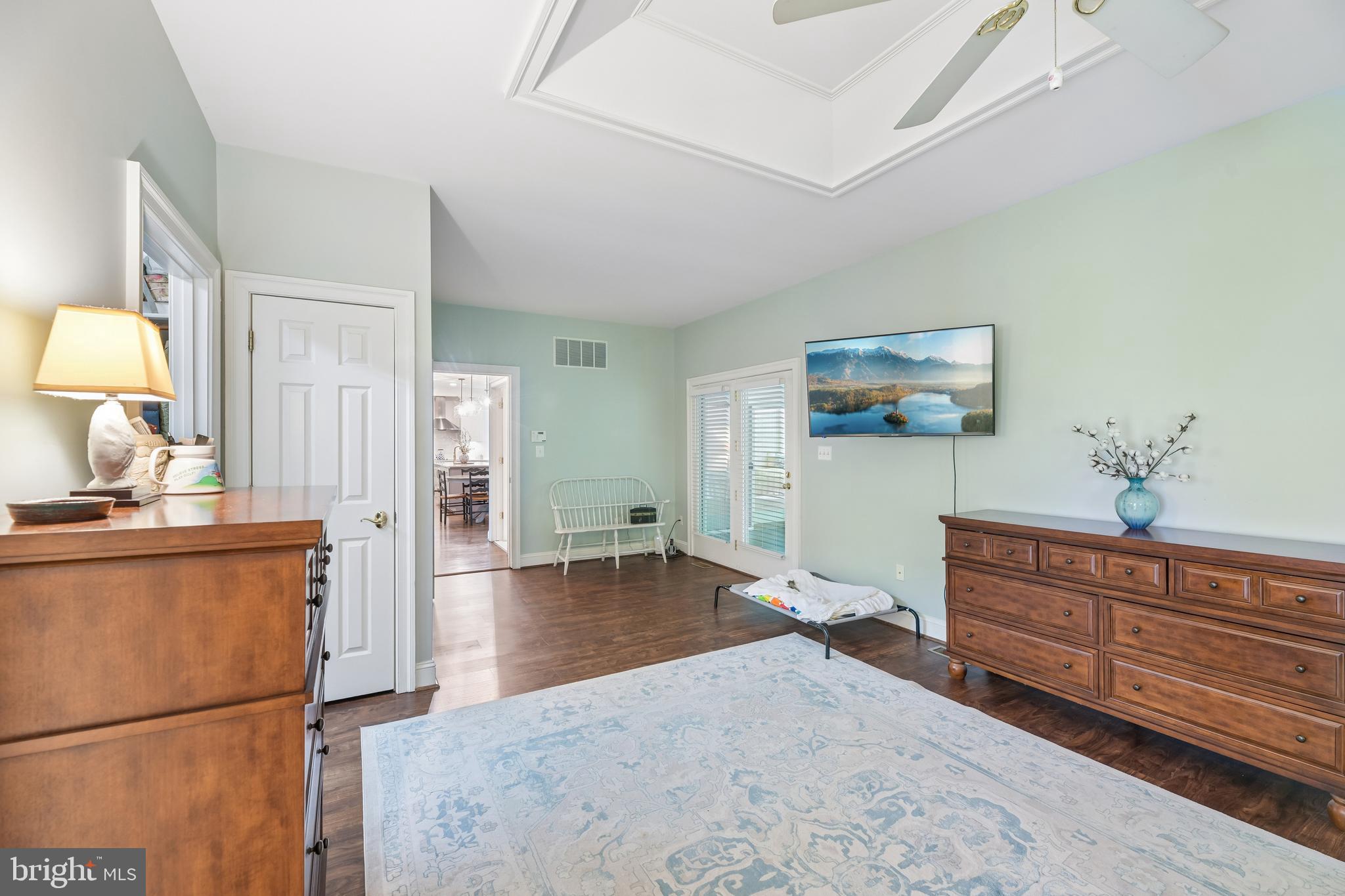 TALL OAKS - Residential