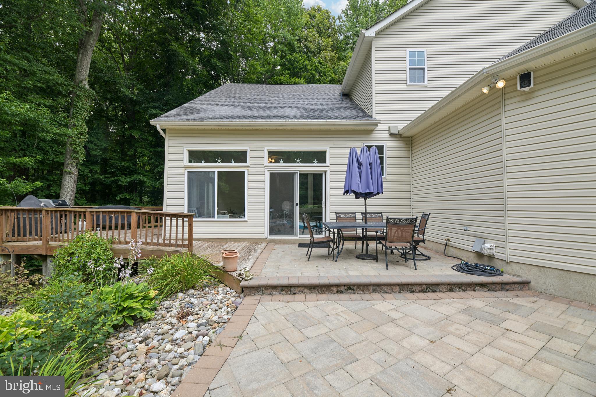 TALL OAKS - Residential