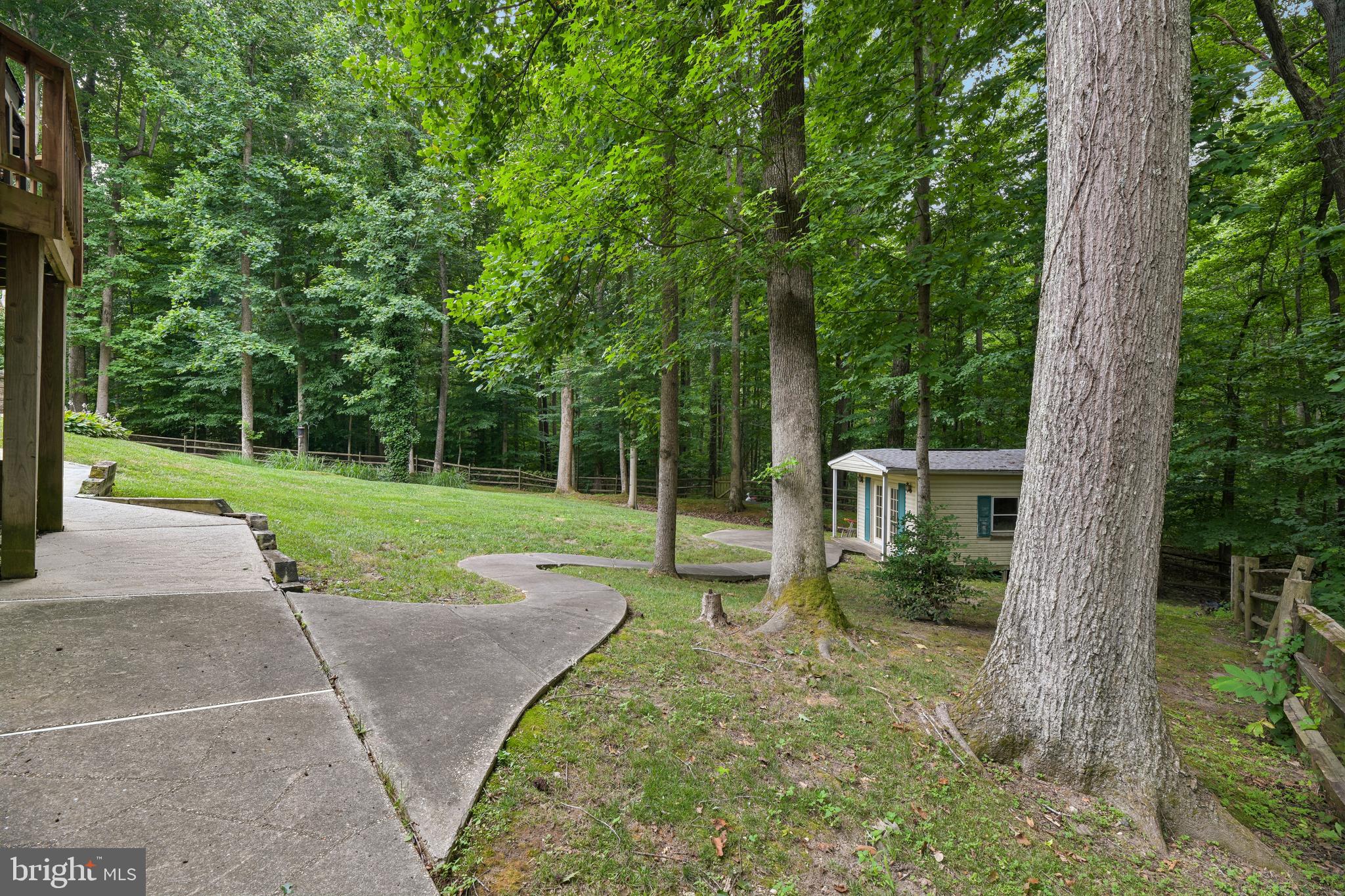 TALL OAKS - Residential