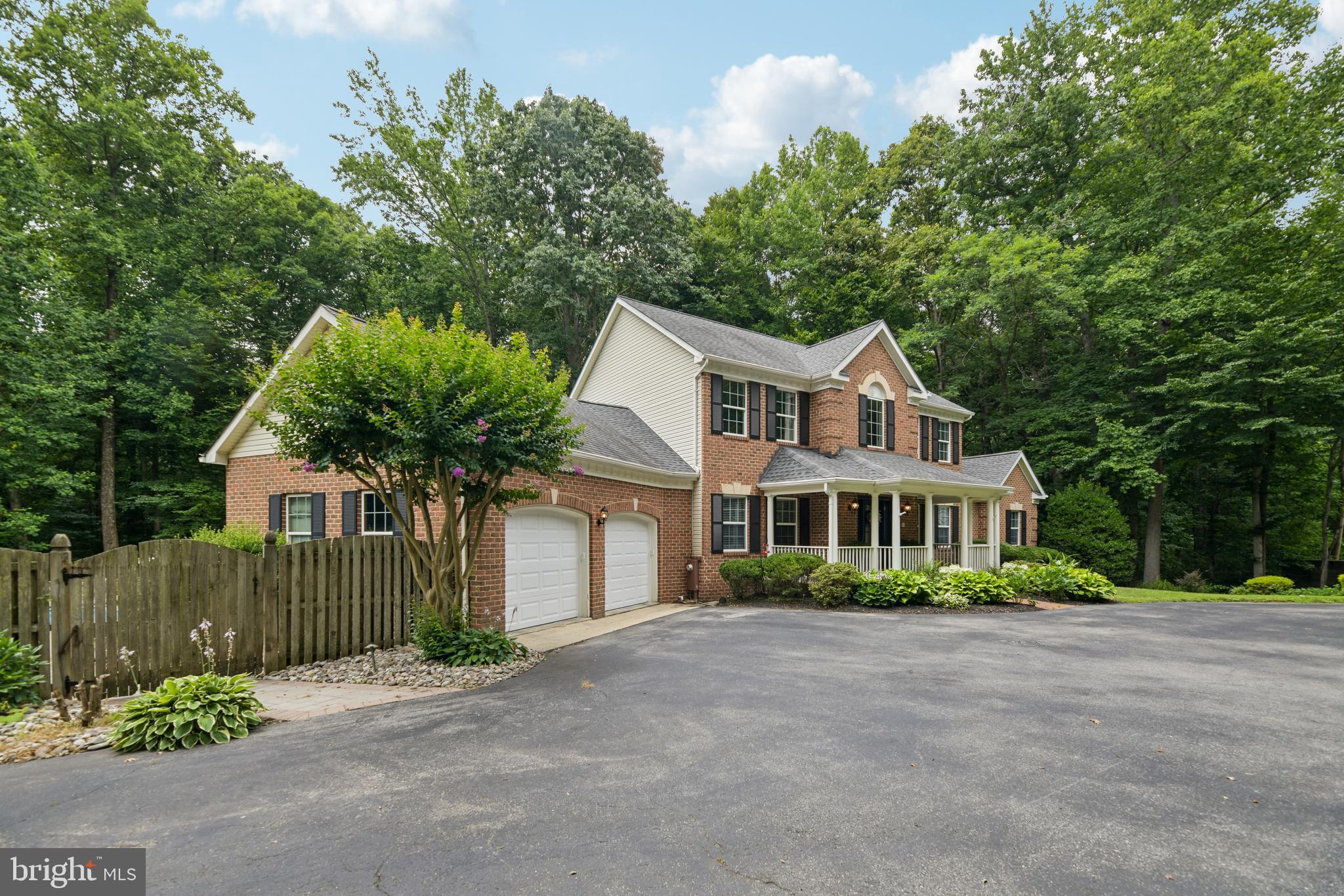 TALL OAKS - Residential