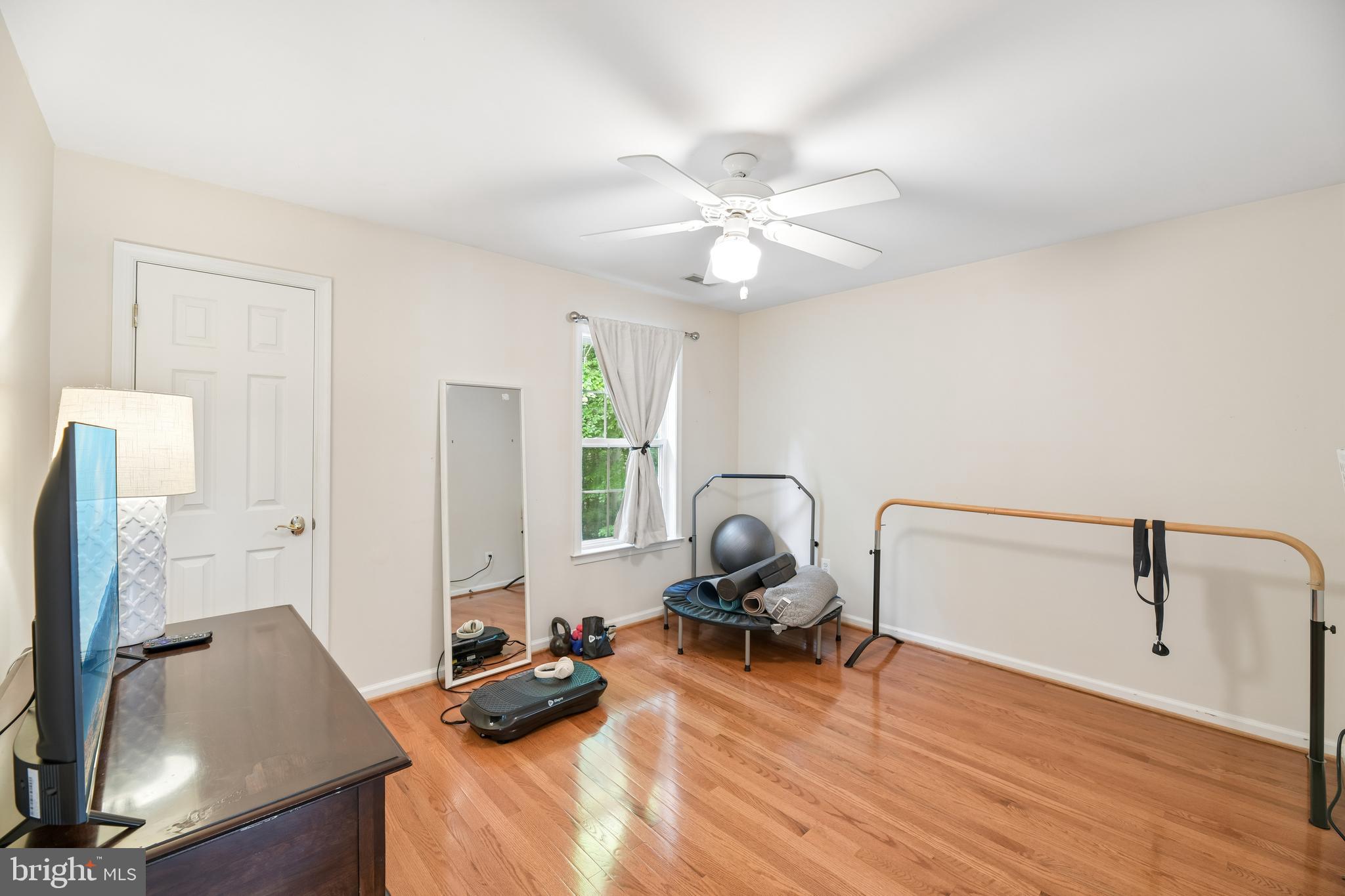 TALL OAKS - Residential