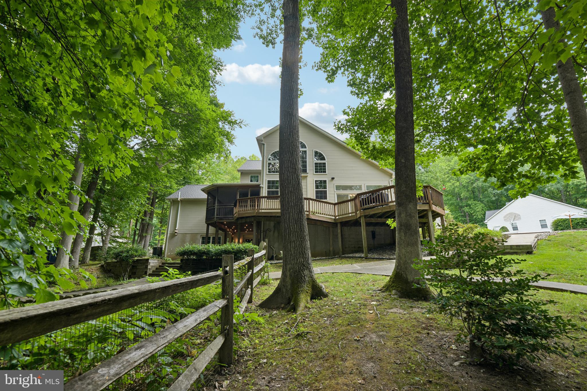 TALL OAKS - Residential