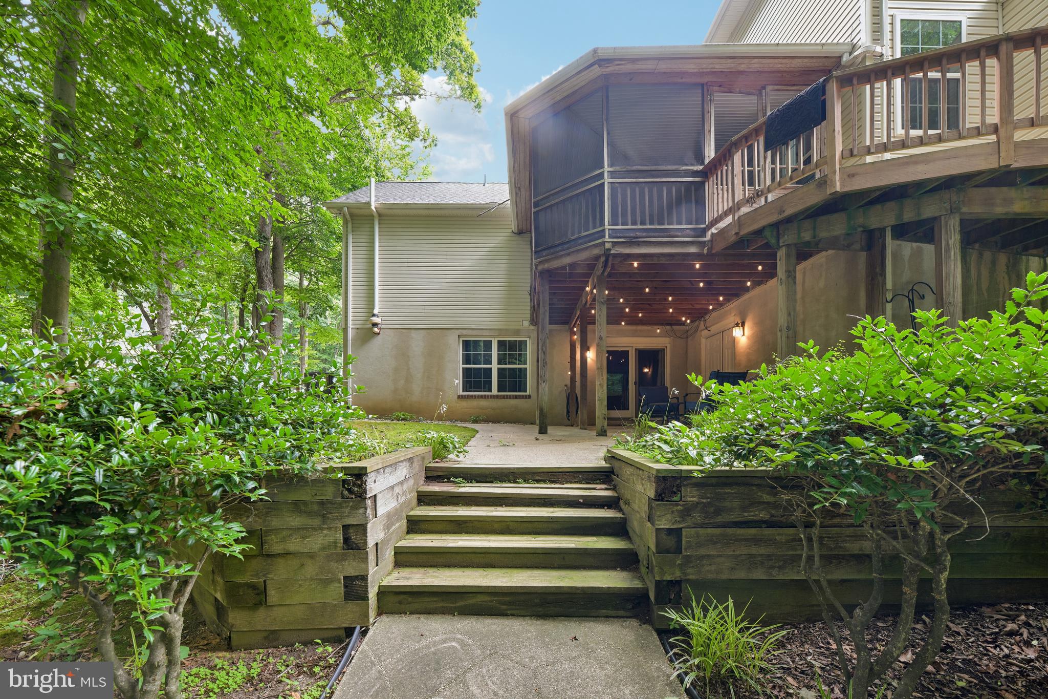 TALL OAKS - Residential