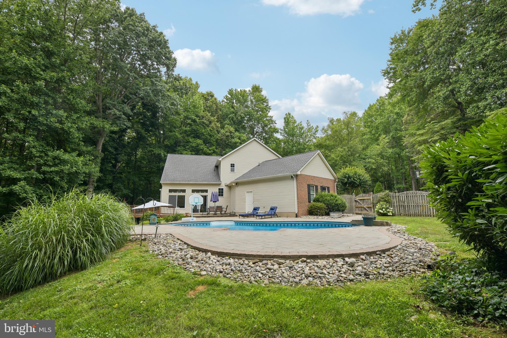 TALL OAKS - Residential
