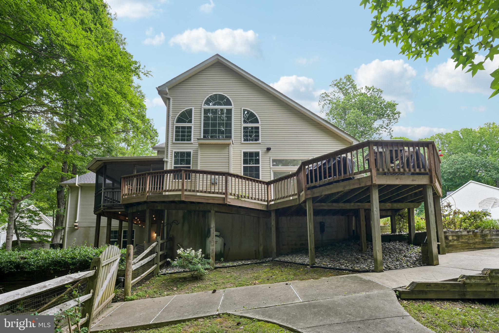 TALL OAKS - Residential
