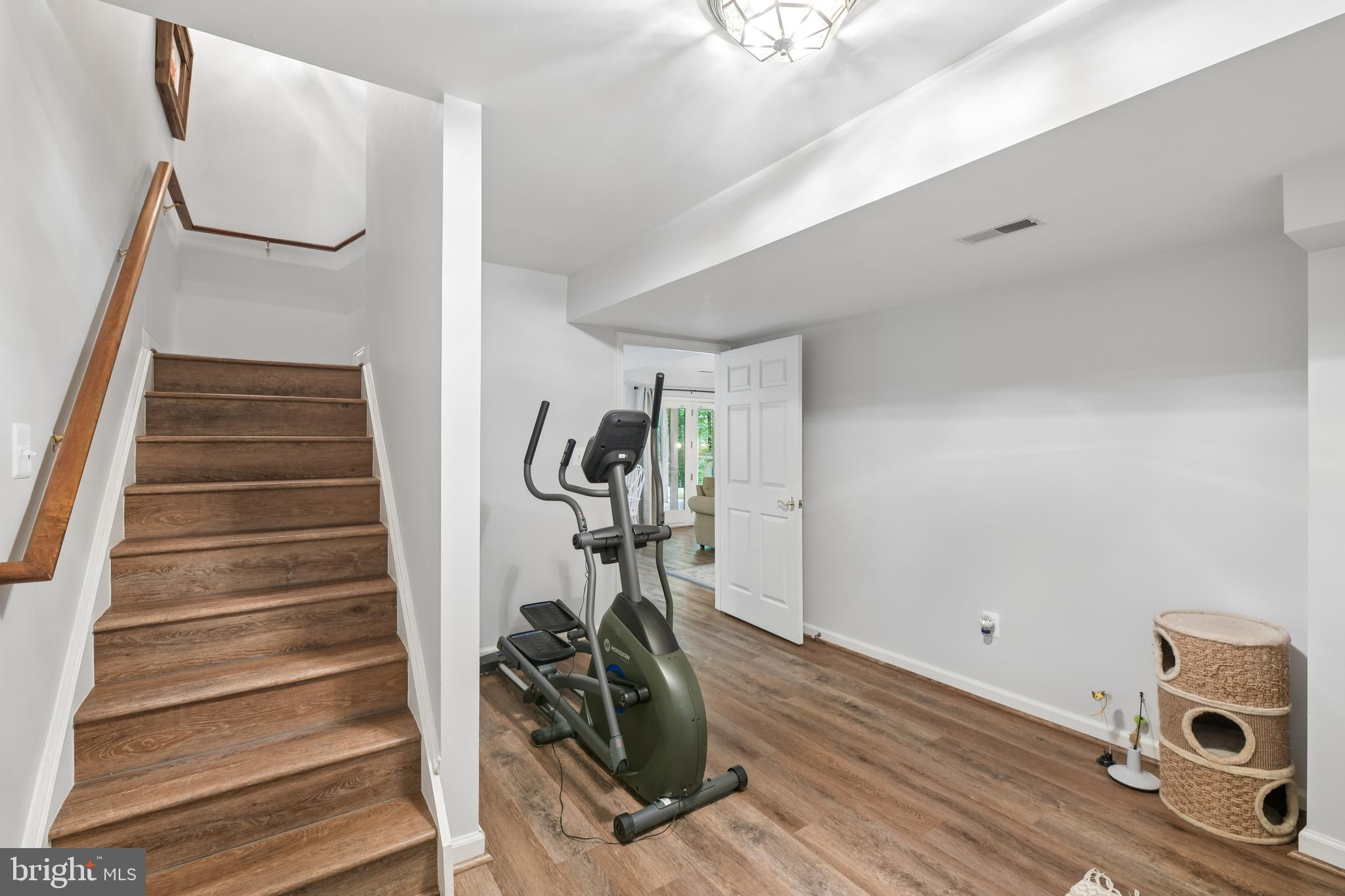 TALL OAKS - Residential
