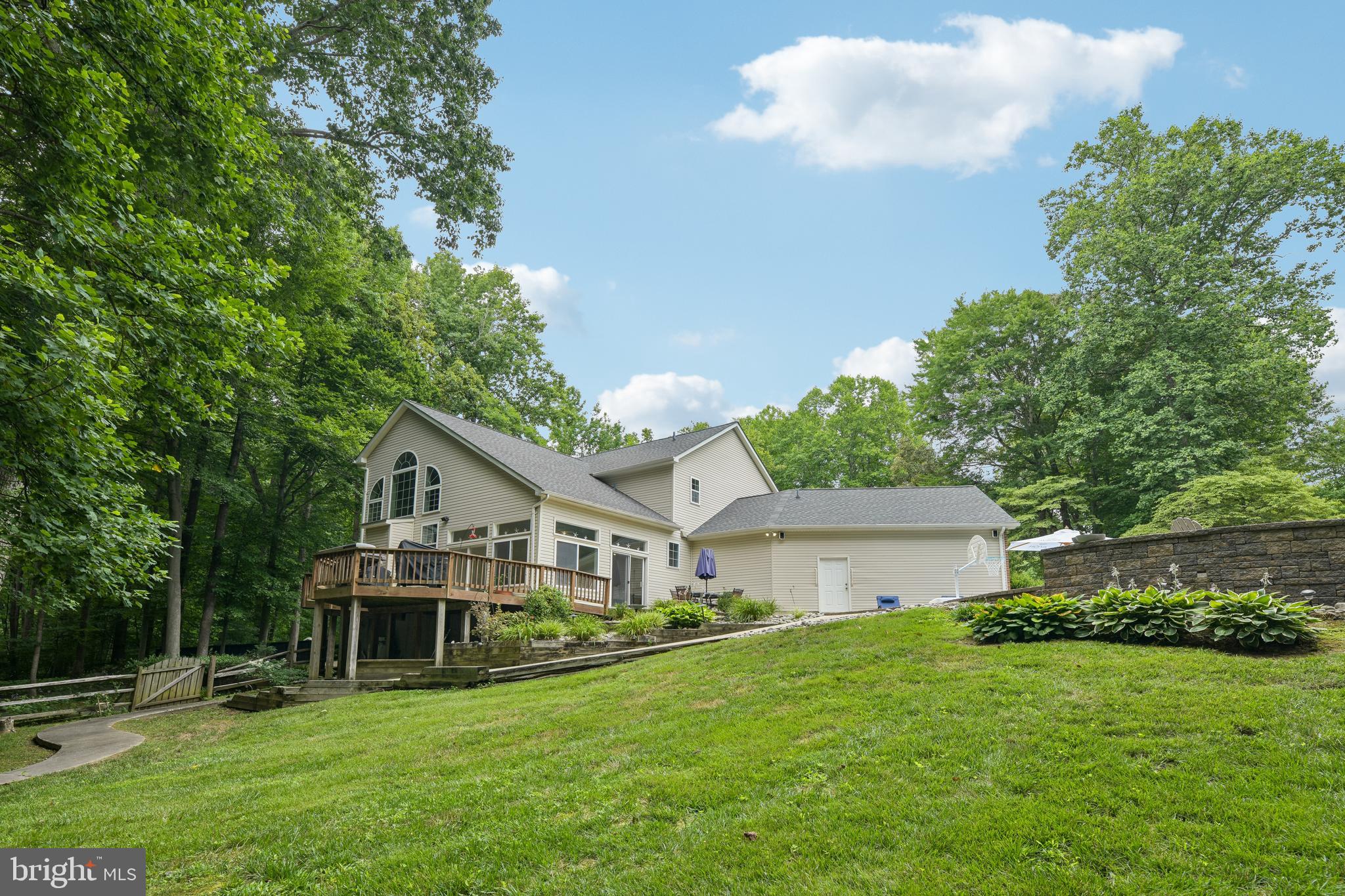 TALL OAKS - Residential