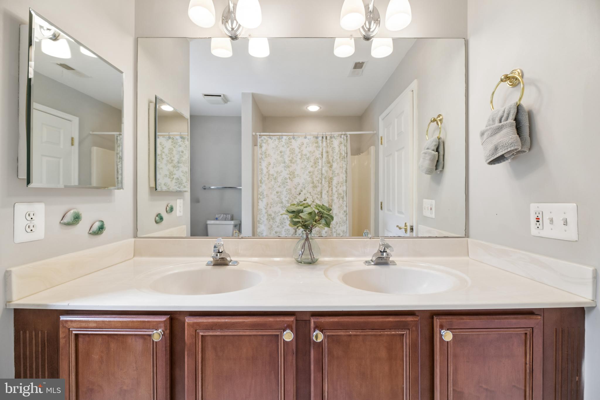 TALL OAKS - Residential