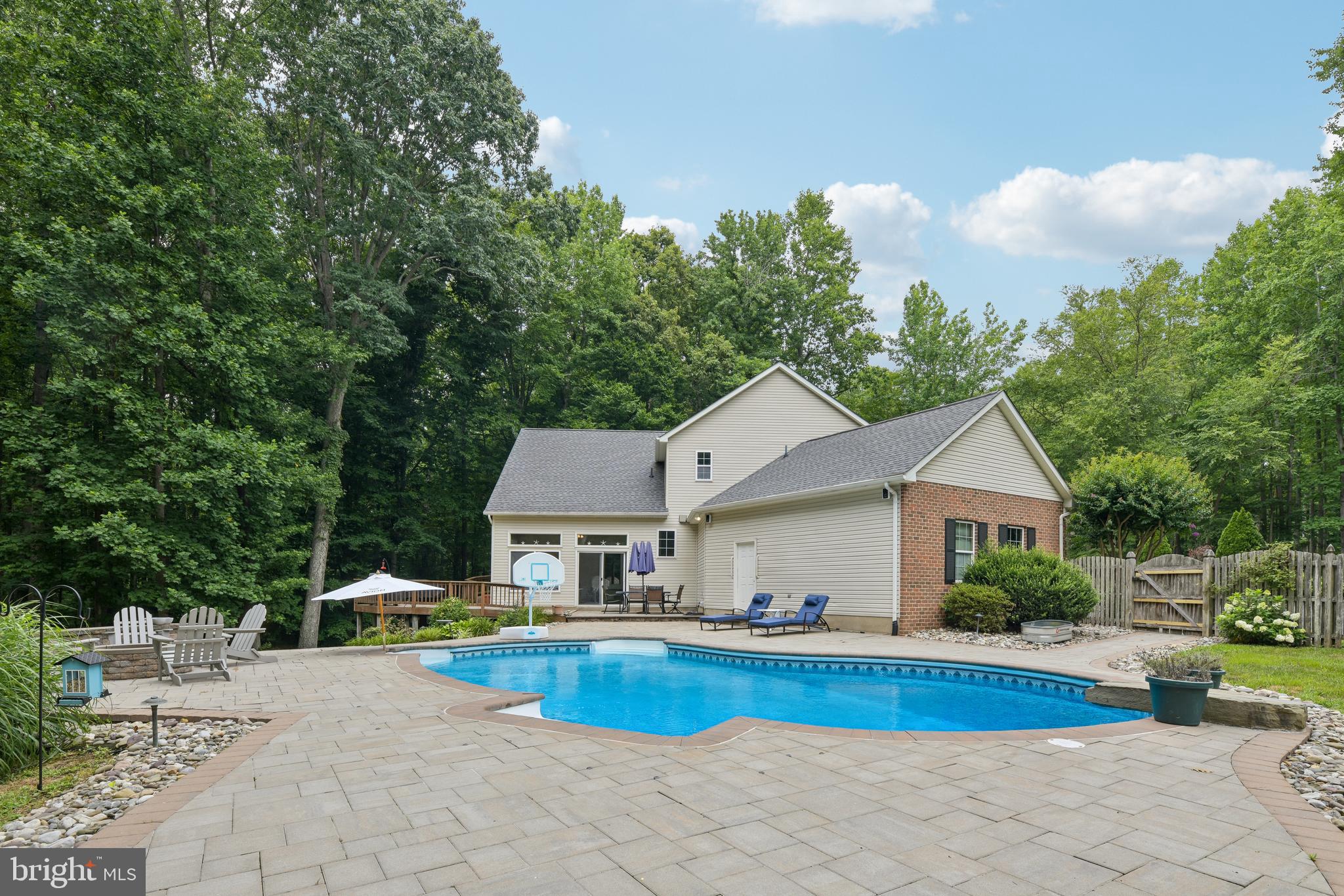 TALL OAKS - Residential
