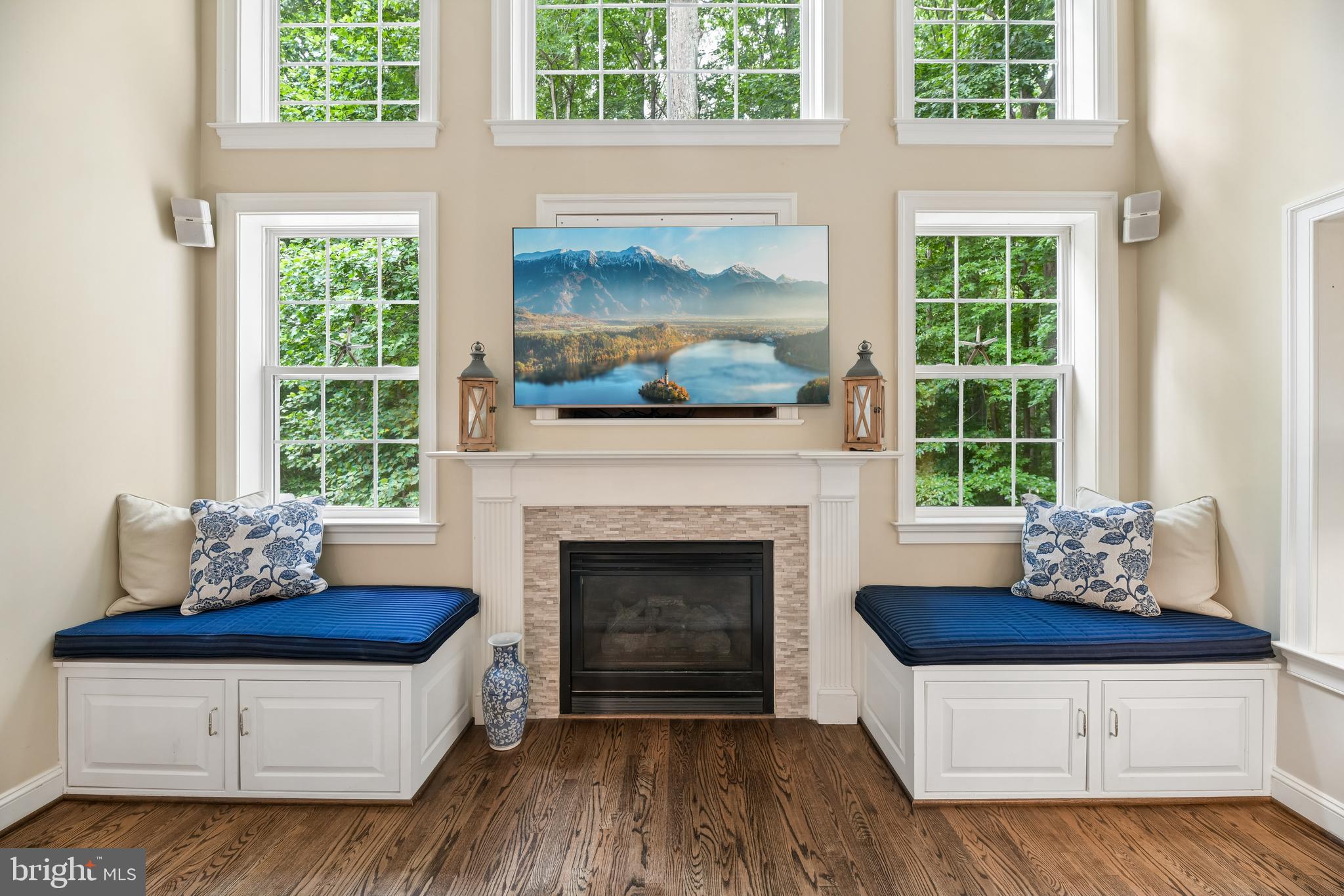 TALL OAKS - Residential