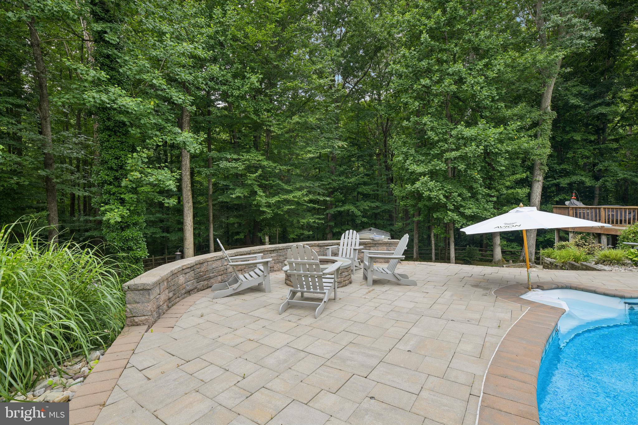 TALL OAKS - Residential