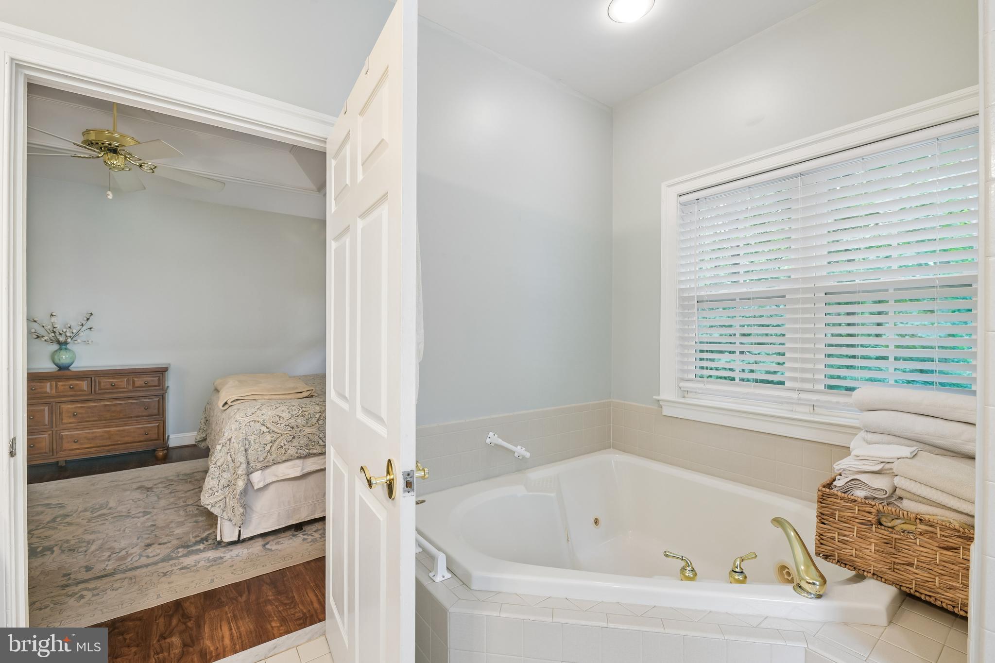 TALL OAKS - Residential
