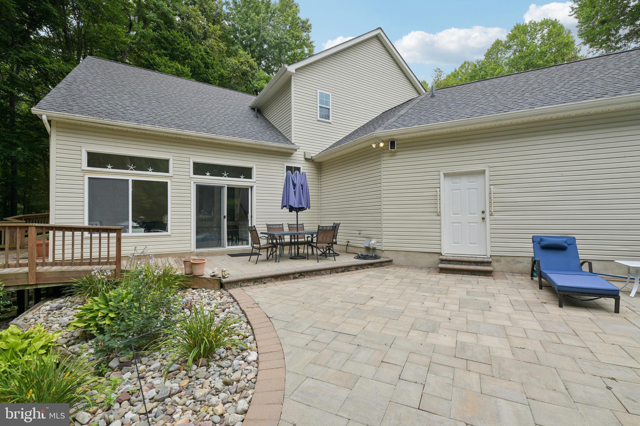 TALL OAKS - Residential