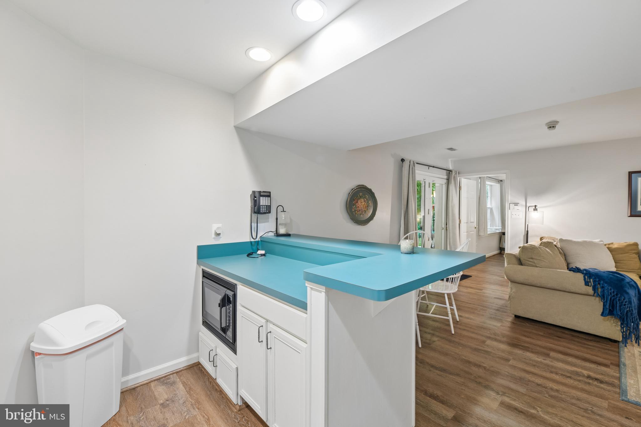 TALL OAKS - Residential