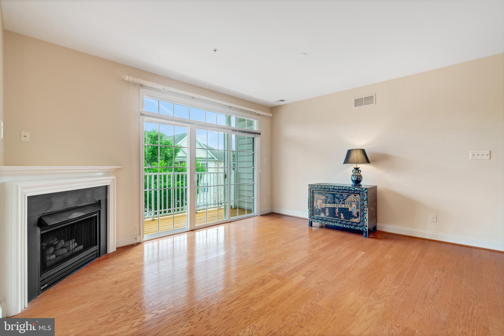 VICTORIA GARDENS - Residential