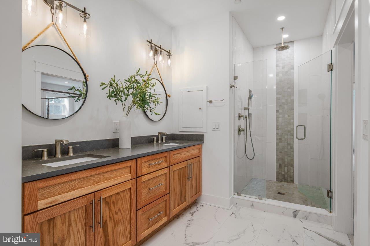 EASTON - Residential