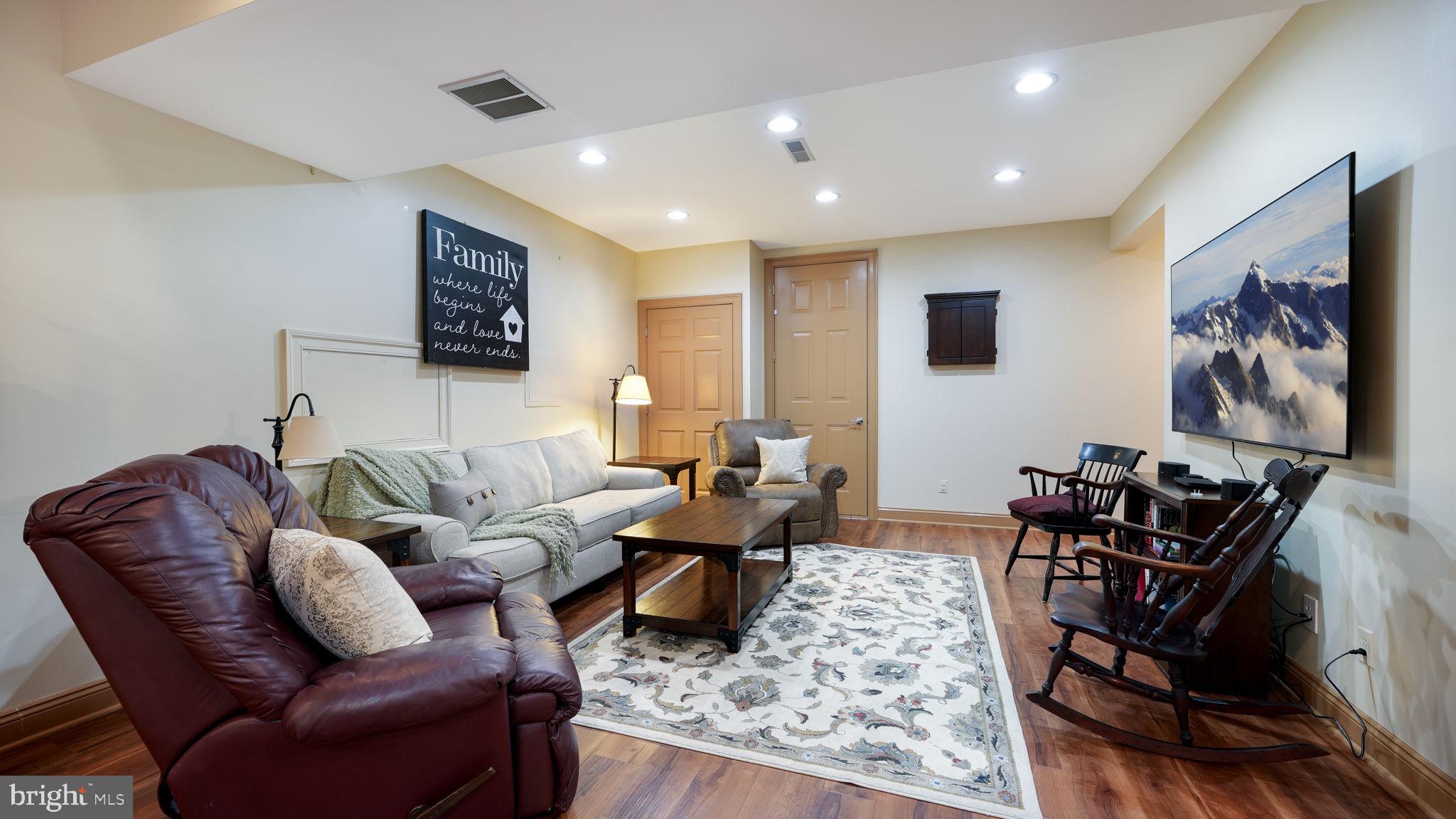 DOYLESTOWN BORO - Residential