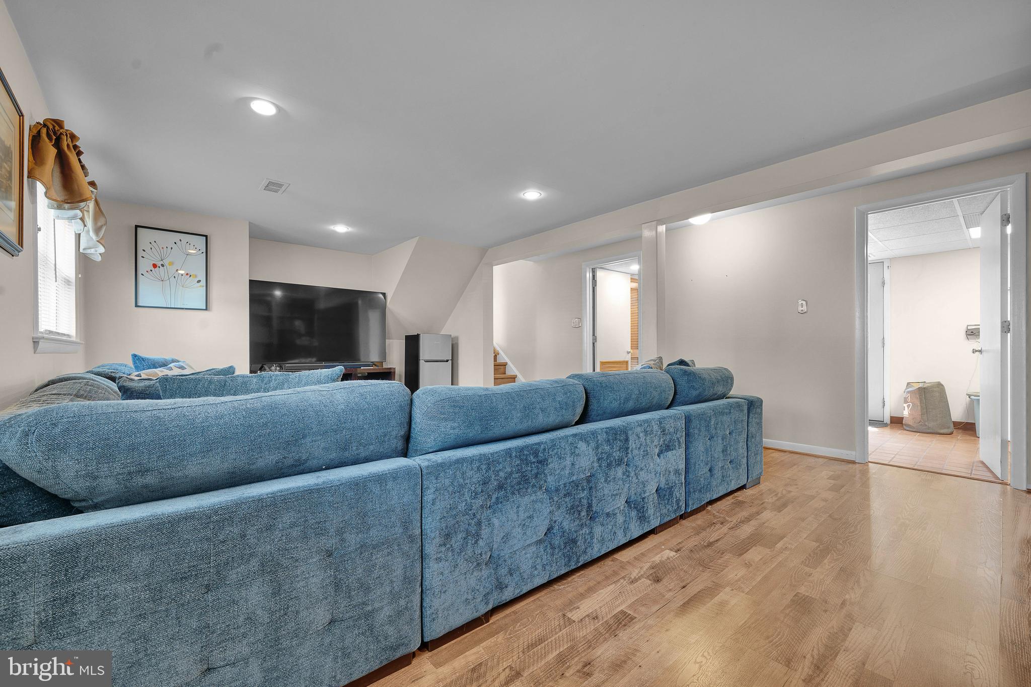 INGLEWOOD GDNS - Residential