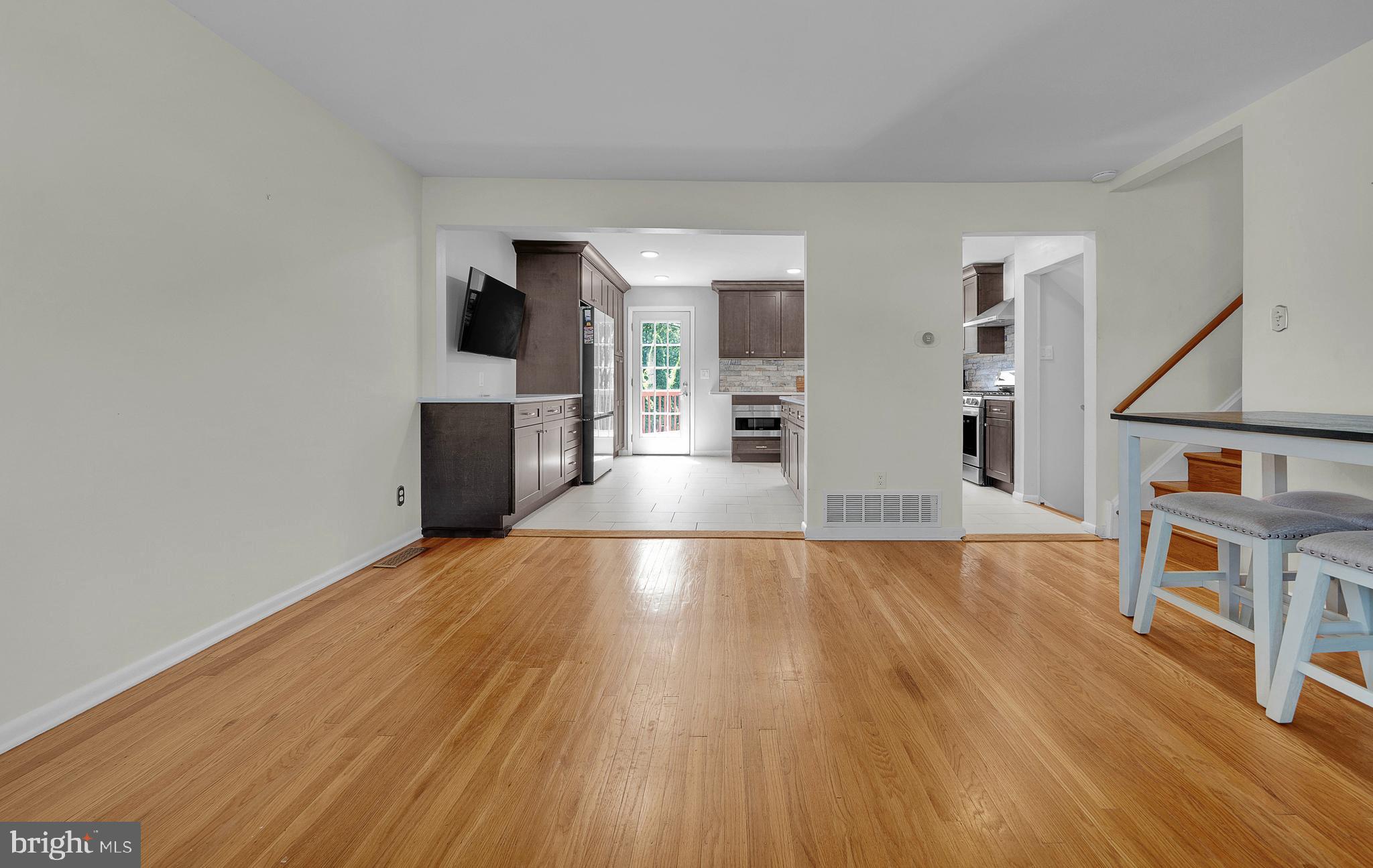 INGLEWOOD GDNS - Residential