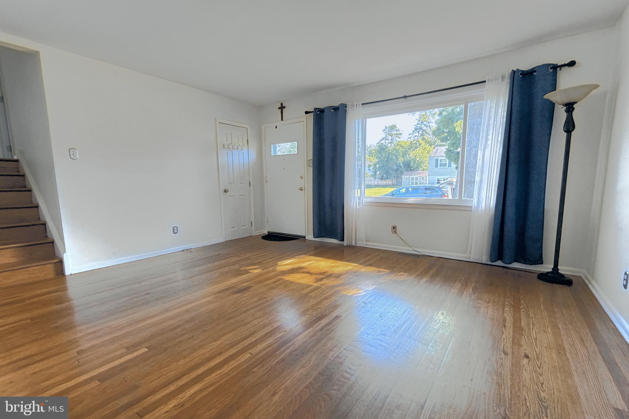 INGLEWOOD GDNS - Residential