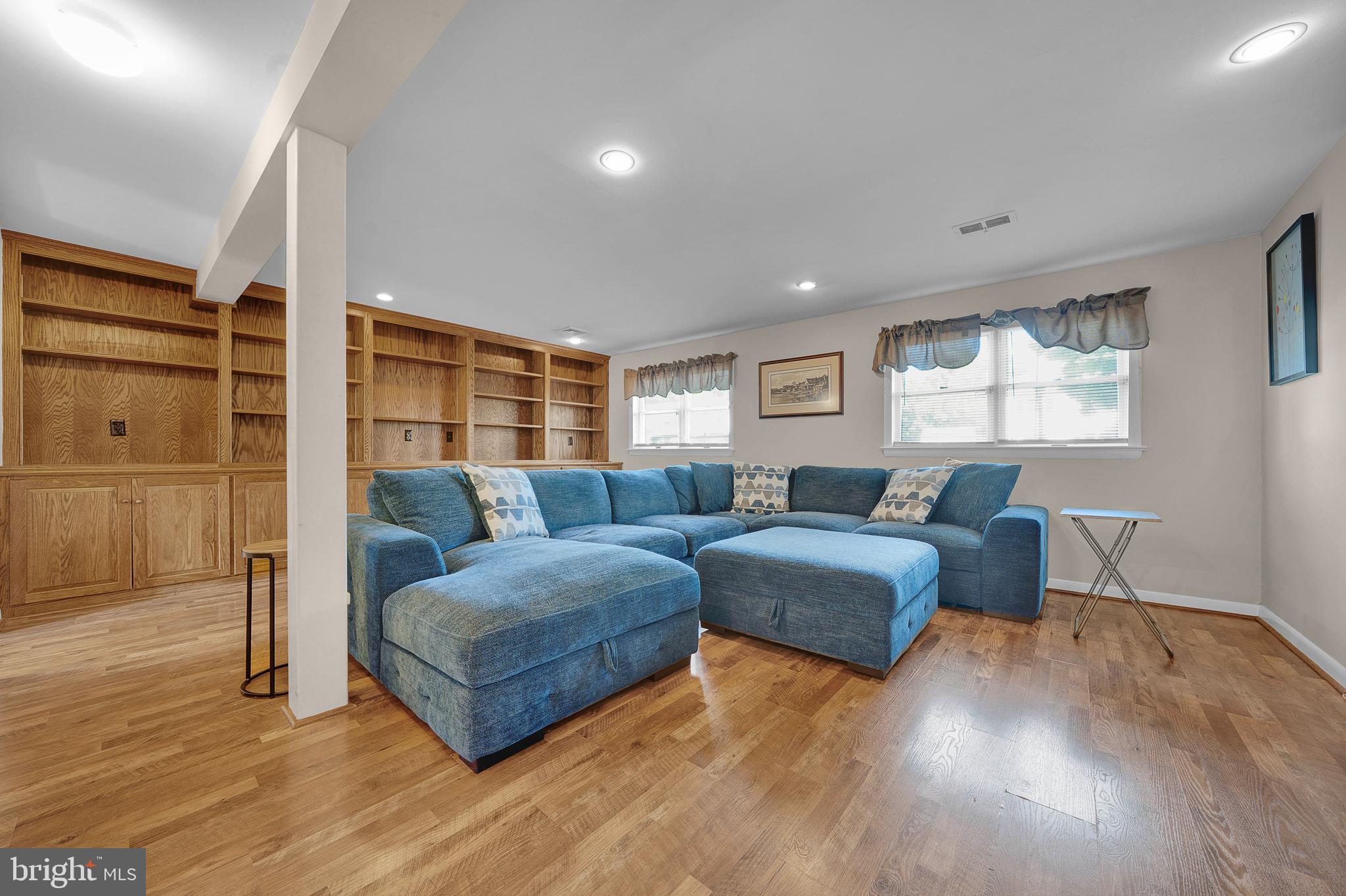 INGLEWOOD GDNS - Residential