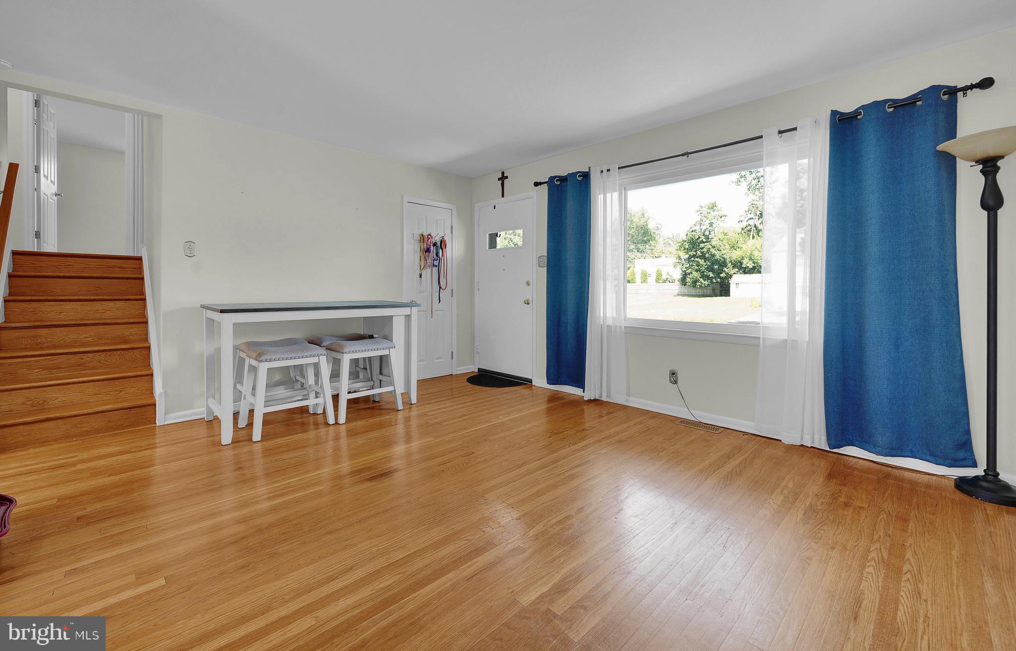 INGLEWOOD GDNS - Residential