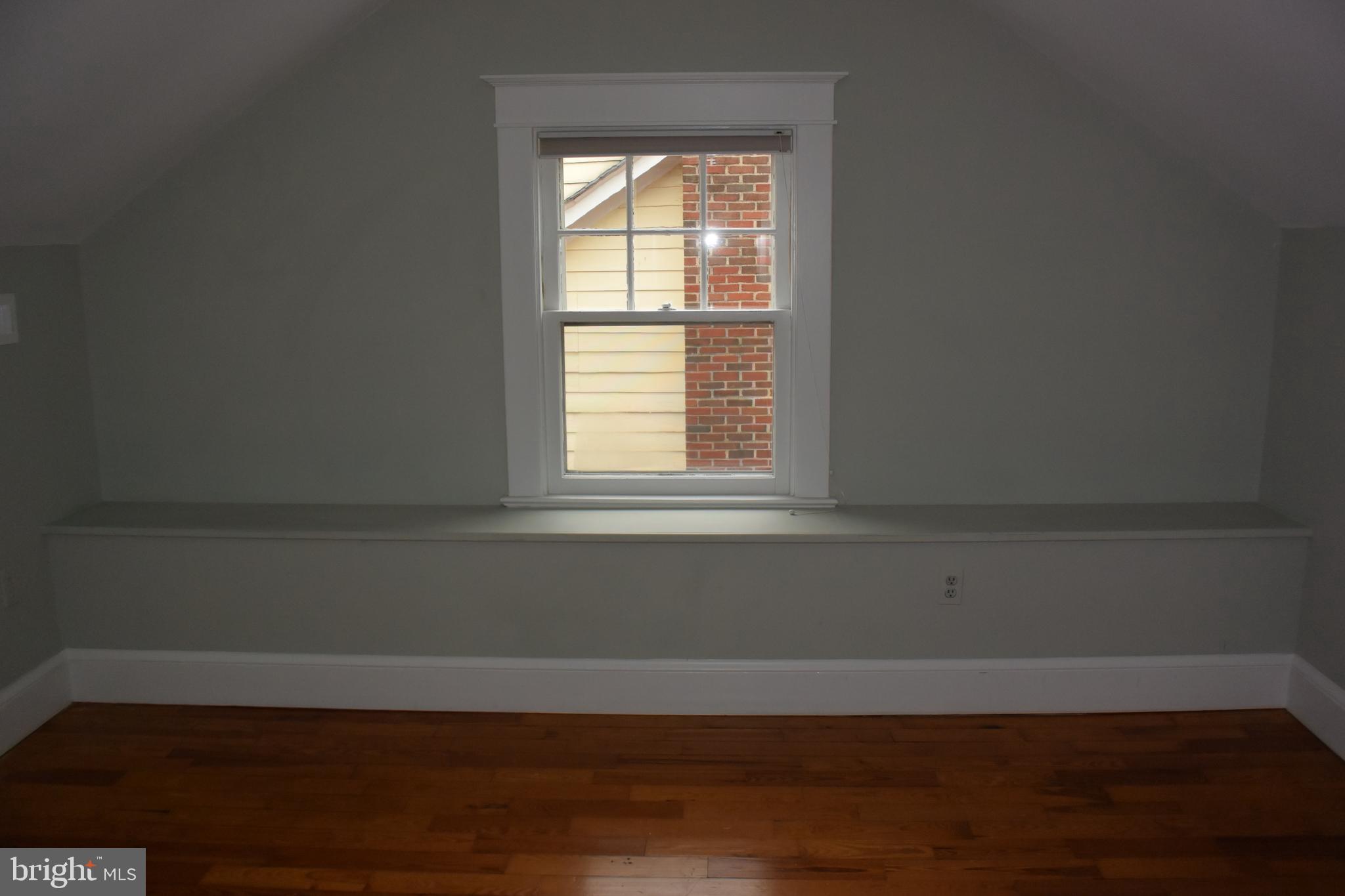 ROSEMONT - Residential Lease