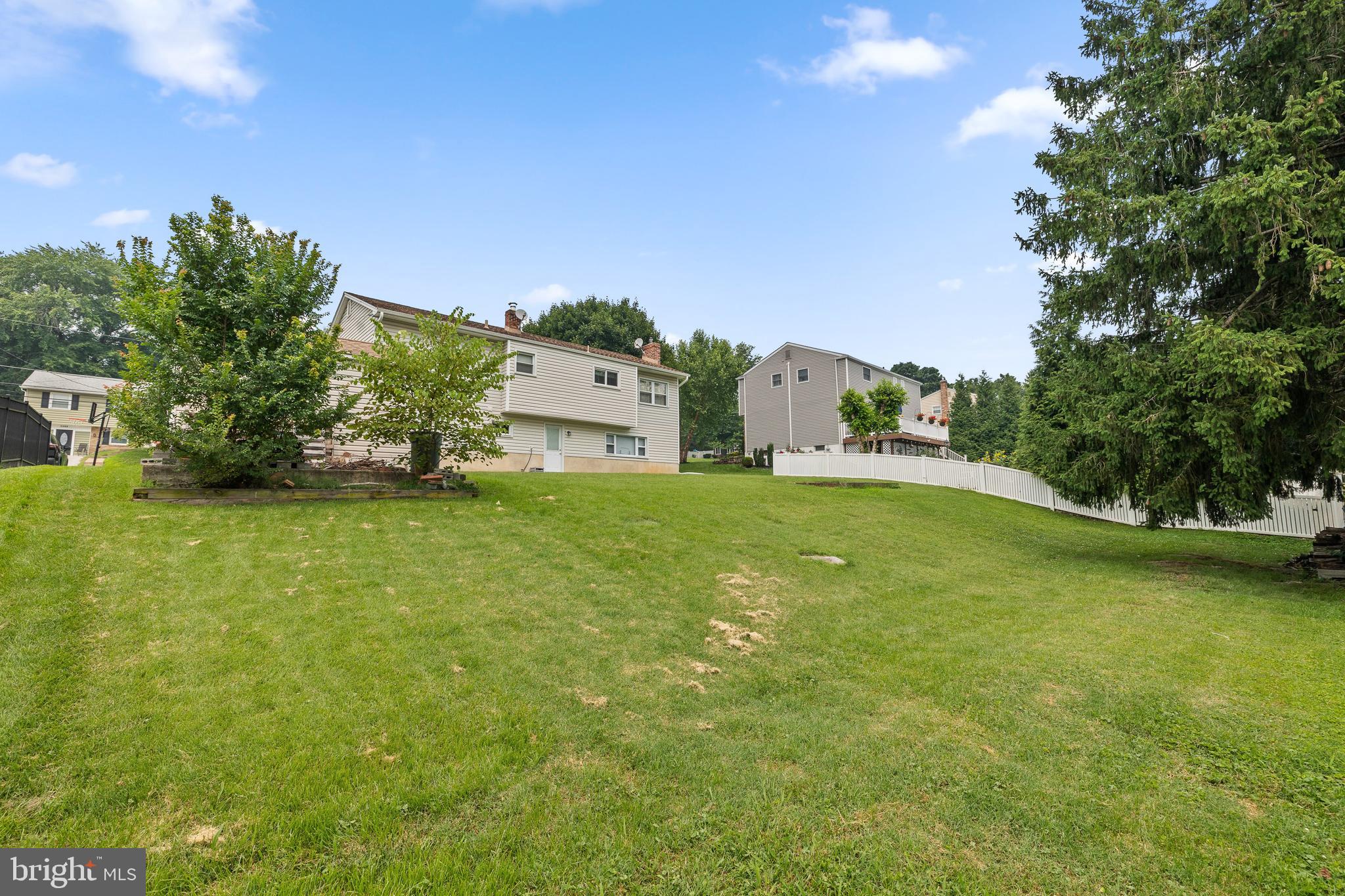 VILLAGE GREEN - Residential