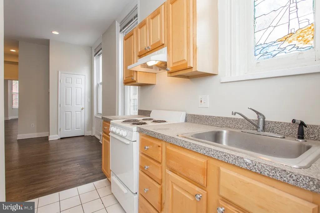 AVAILABLE NOW!

Make unit 2, a 2ND FLOOR 1BD/1BA in the heart of Fairmount your new home! This unit features a central a/c and a vast upper-level bedroom. Appliances: Air Conditioning, Refrigerator, Range, Oven, Washer & Dryer On-Site. The hallways have been updated with modern finishes. $30/mo for pets. Tenants pay electricity and water. Tenants pay, for electricity, water, cable/WIFI. Pets are considered with a fee. The property is extremely well located in the heart of Philadelphia’s Fairmount Neighborhood. Fairmount is a well-established residential neighborhood, as well as a bustling commercial corridor with many restaurants, shops, and museums along Fairmount Avenue and Spring Garden Street.