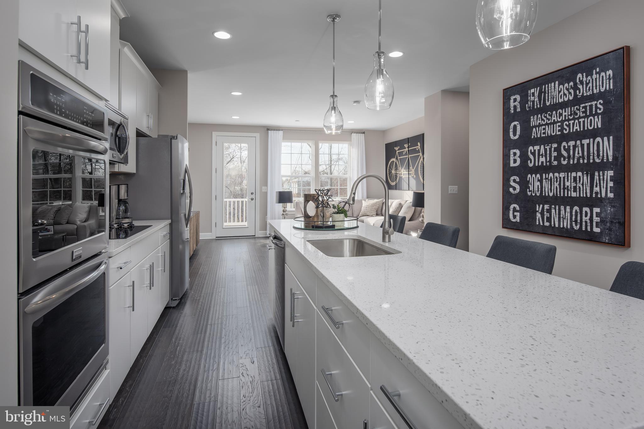BRADLEY SQUARE - Residential