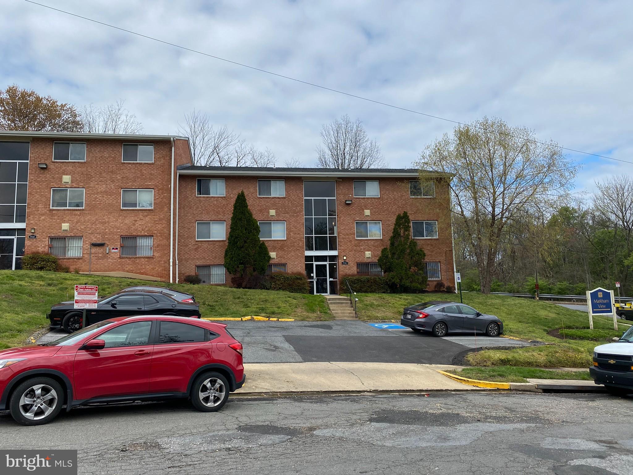 MARKHAM VIEW CONDOMINIUMS - Residential