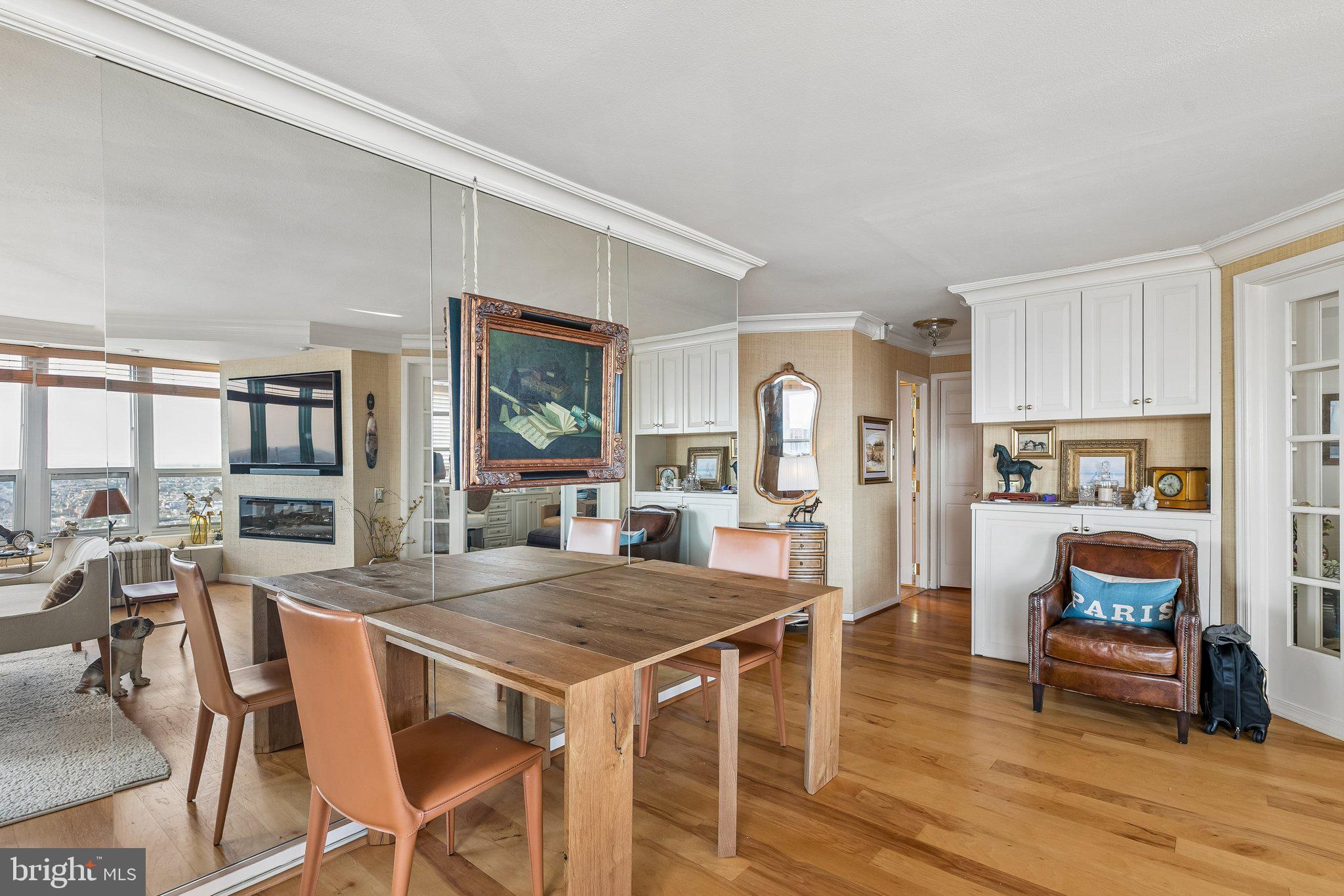 RITTENHOUSE SQUARE - Residential