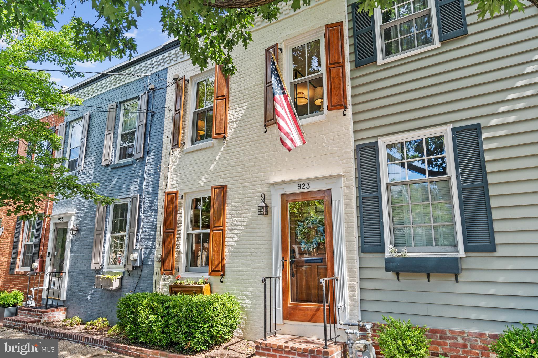 OLD TOWN ALEXANDRIA - Residential