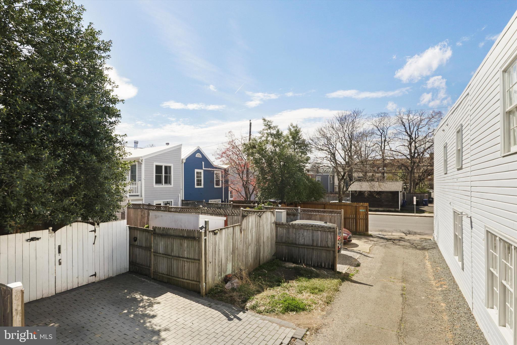 OLD TOWN ALEXANDRIA - Residential