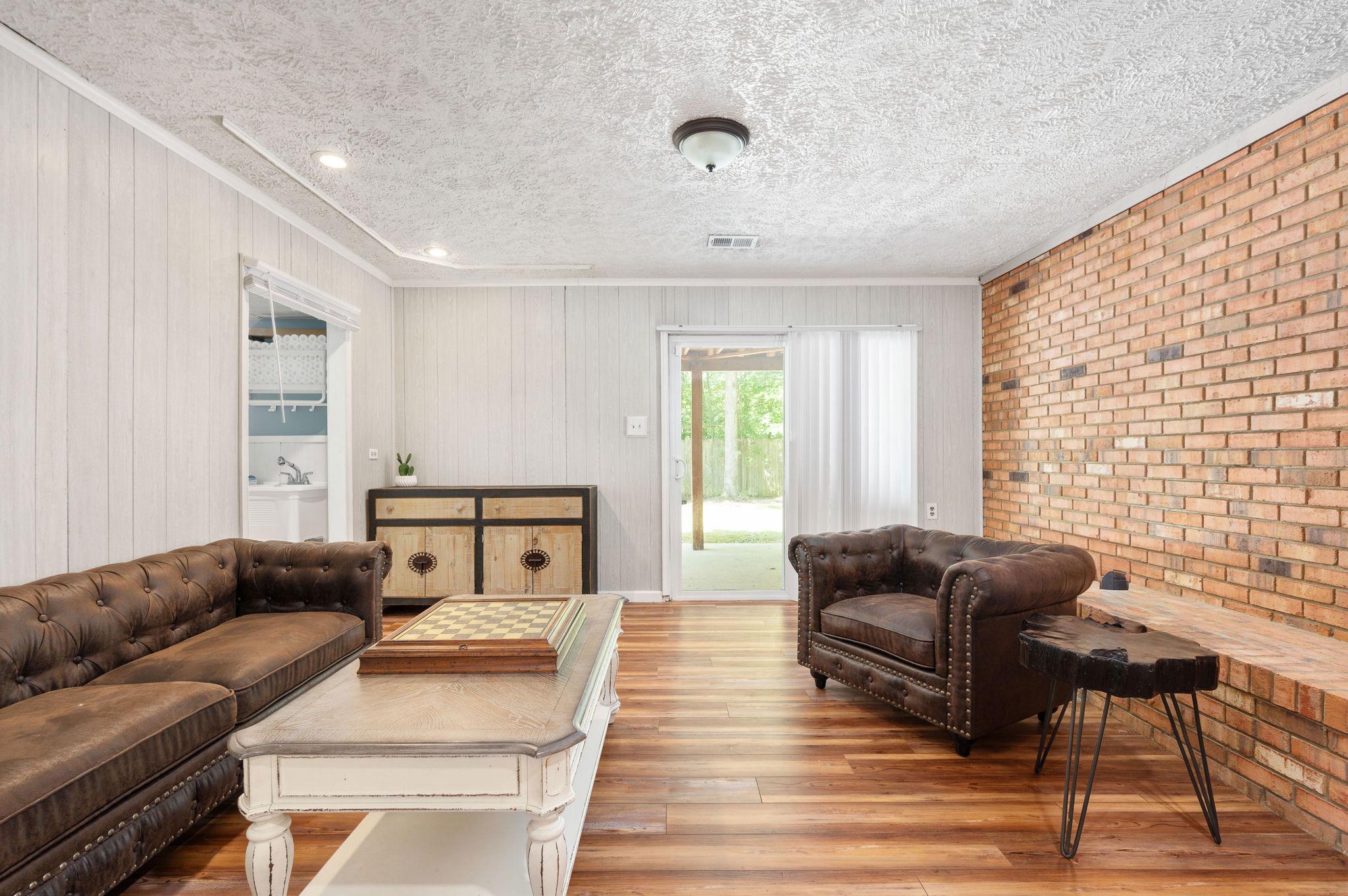 ROSEDALE - Residential