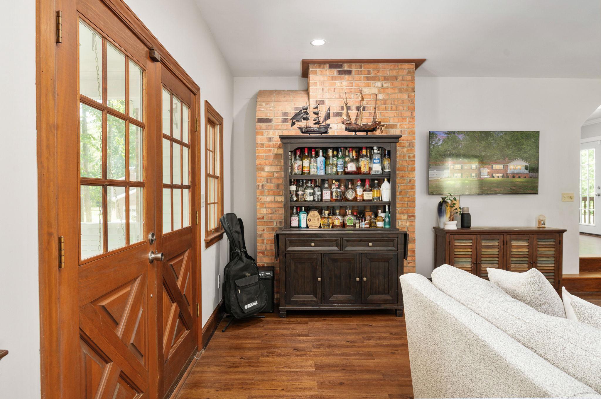 ROSEDALE - Residential