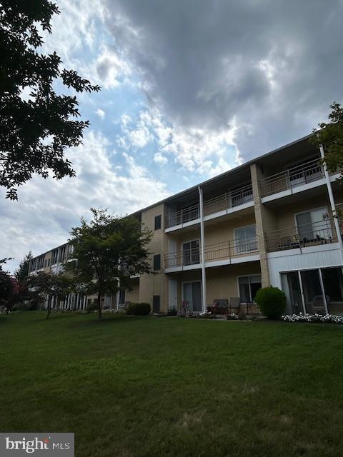 Great opportunity to own at below market!  Property just needs some cosmetics !  Easy to show
Sold strictly AS_IS.  buyer to verify all information