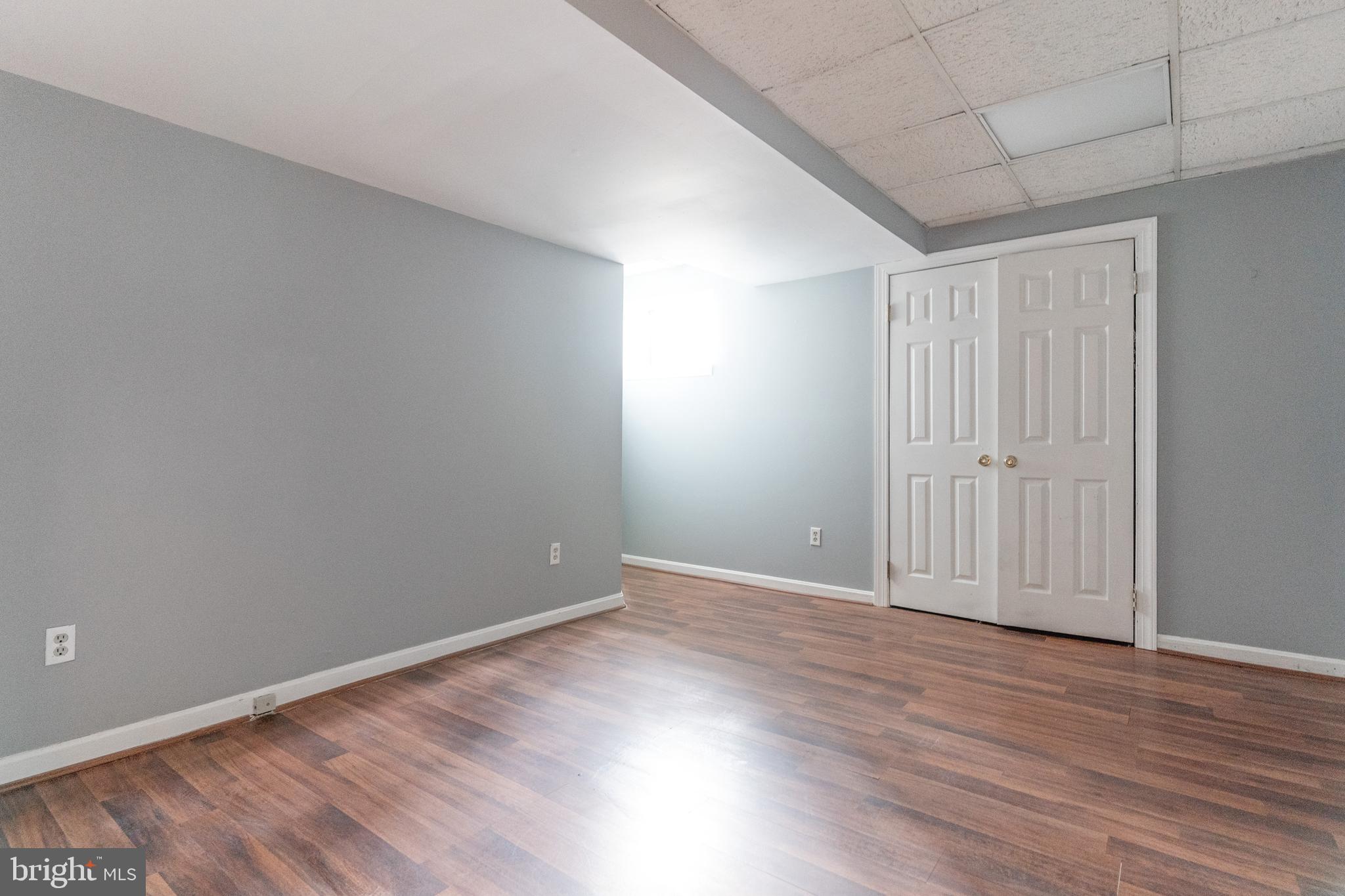 SHERWOOD MANOR - Residential Lease