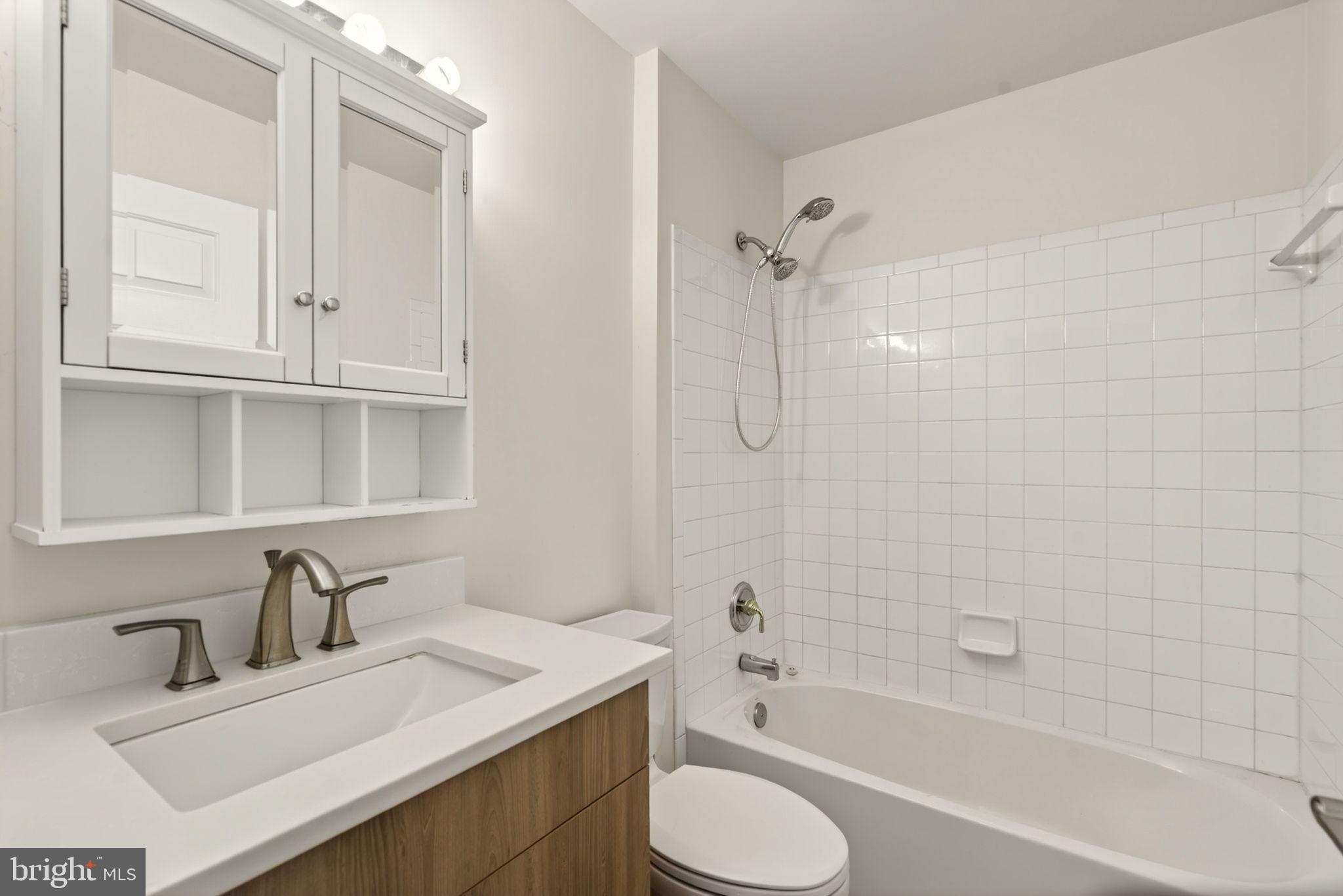 WOODSIDE ESTATES PLAT 1> - Residential