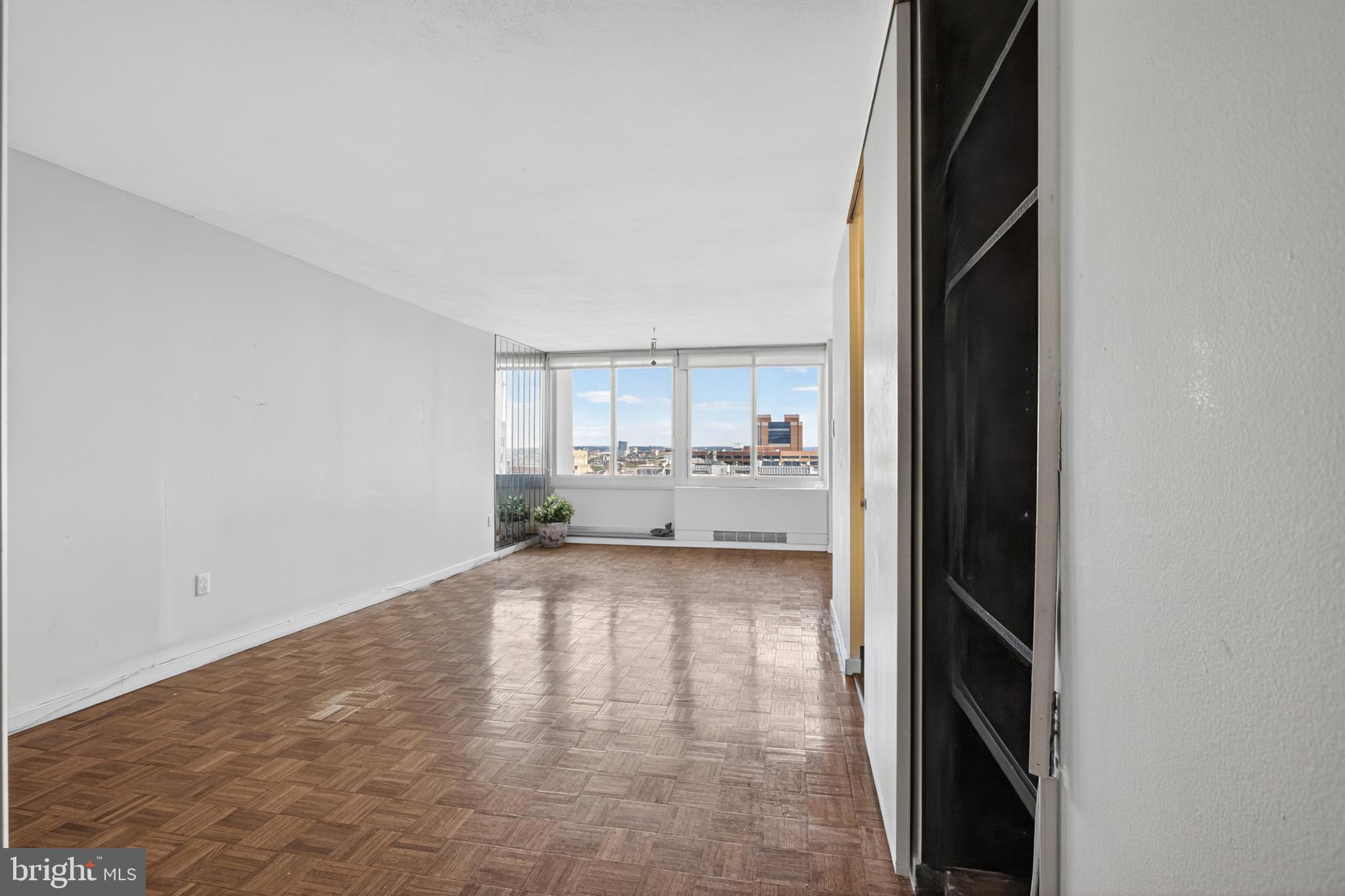 WASHINGTON SQ - Residential