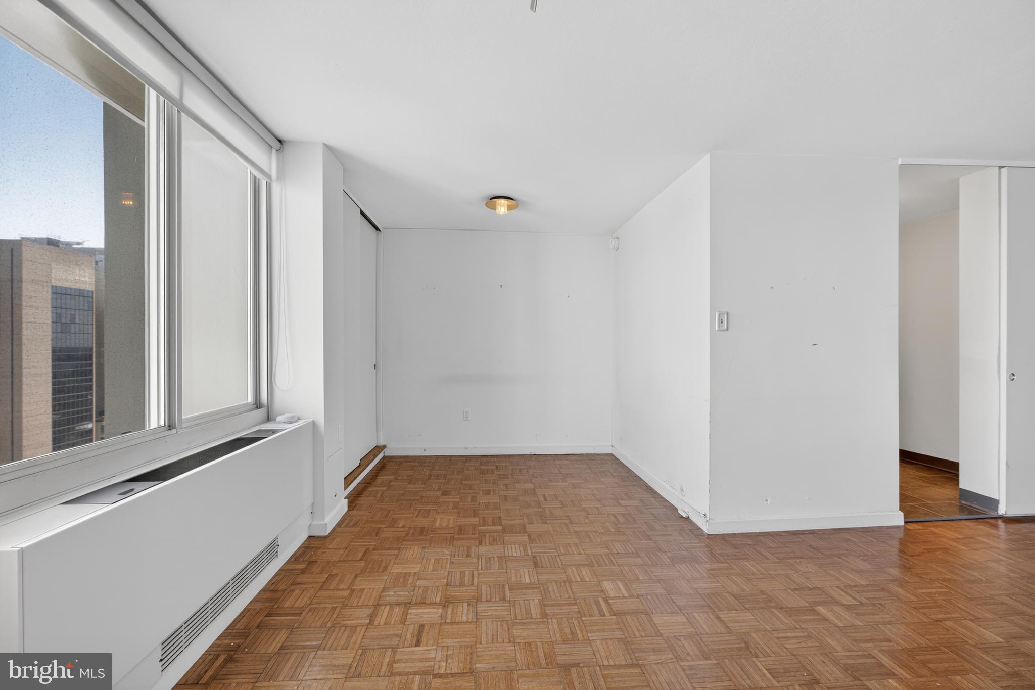 WASHINGTON SQ - Residential