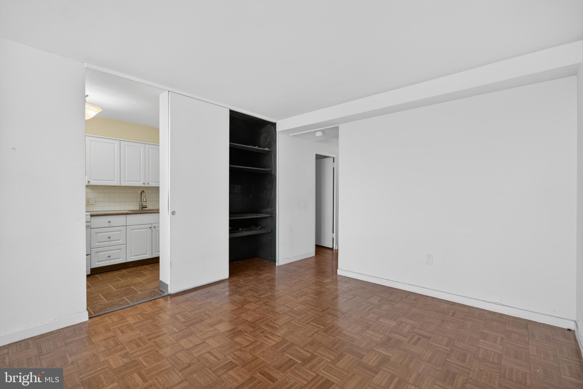WASHINGTON SQ - Residential