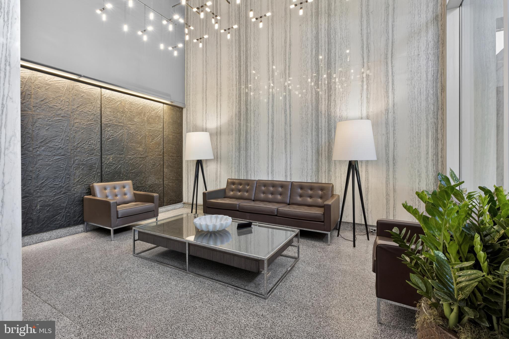 WASHINGTON SQ - Residential