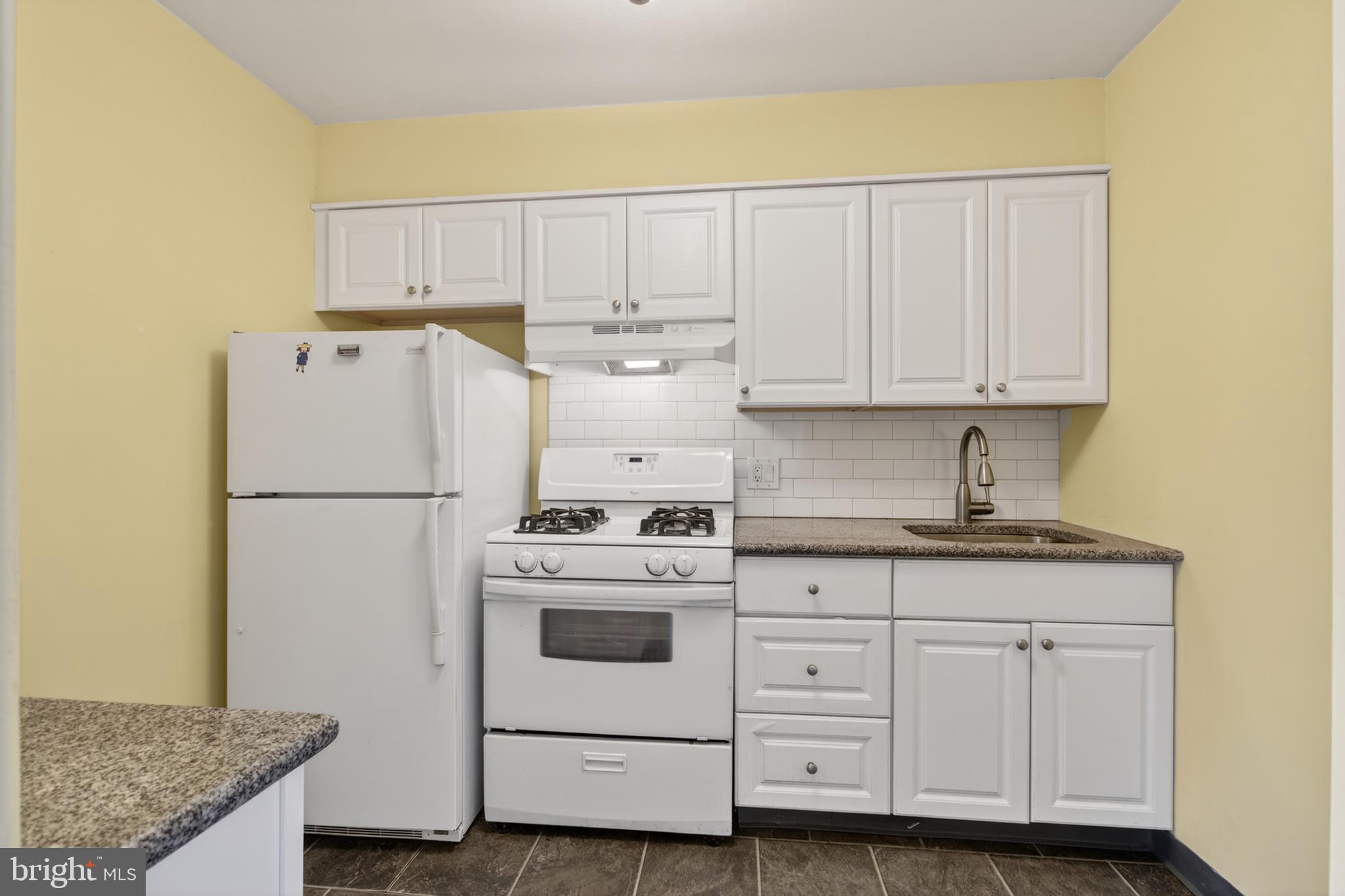 WASHINGTON SQ - Residential